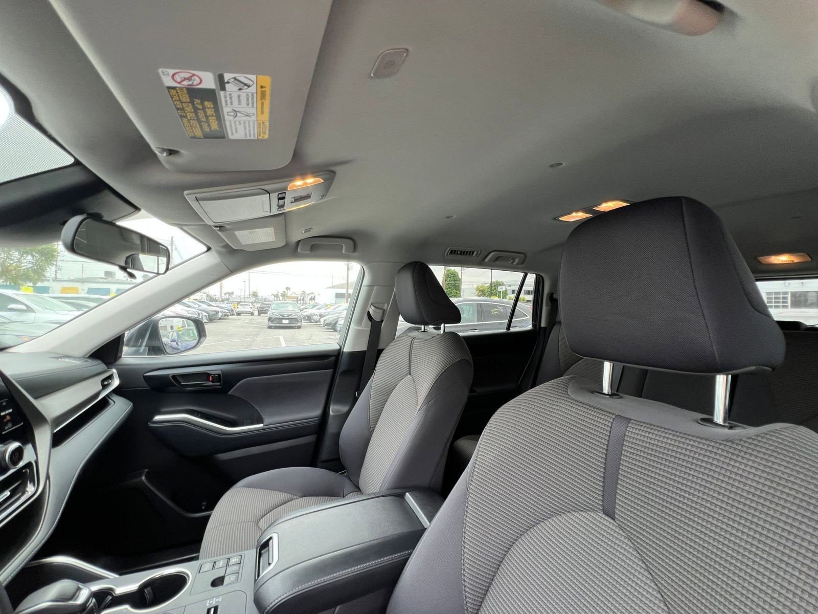 Thumbnail: 2025 Toyota Highlander - 32