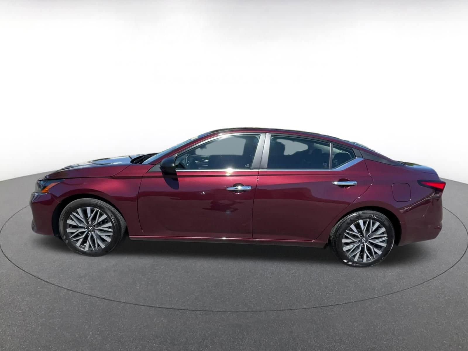 Thumbnail: 2024 Nissan Altima - 8