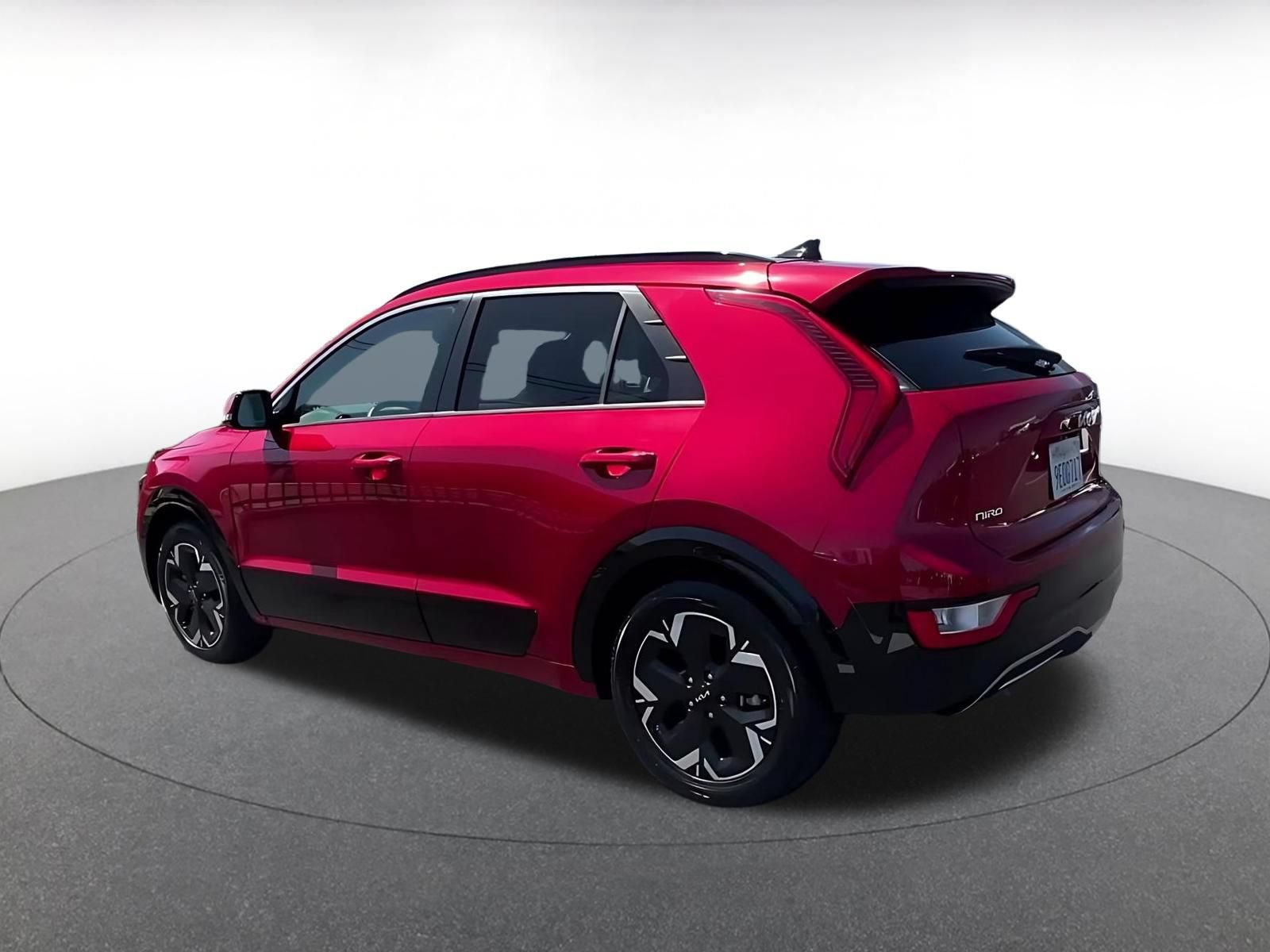 Thumbnail: 2023 Kia Niro - 10