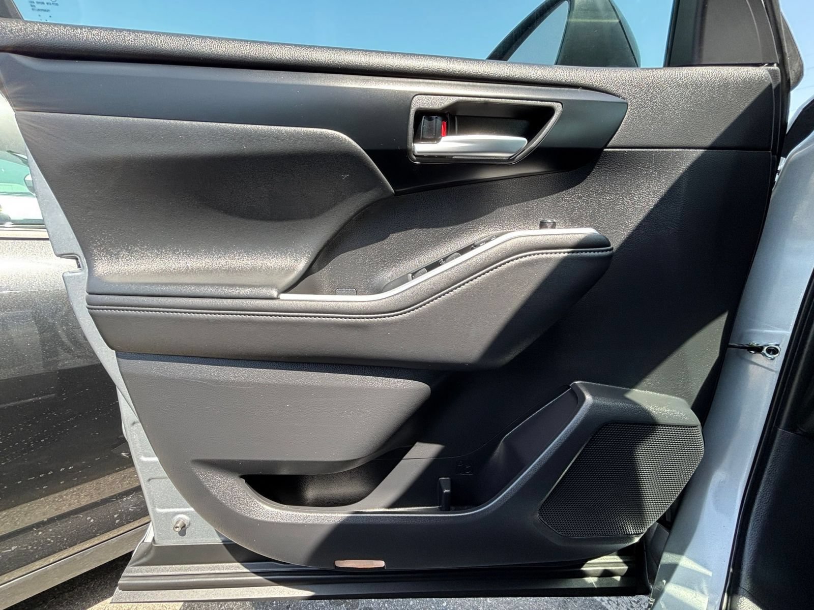 Thumbnail: 2025 Toyota Highlander - 15