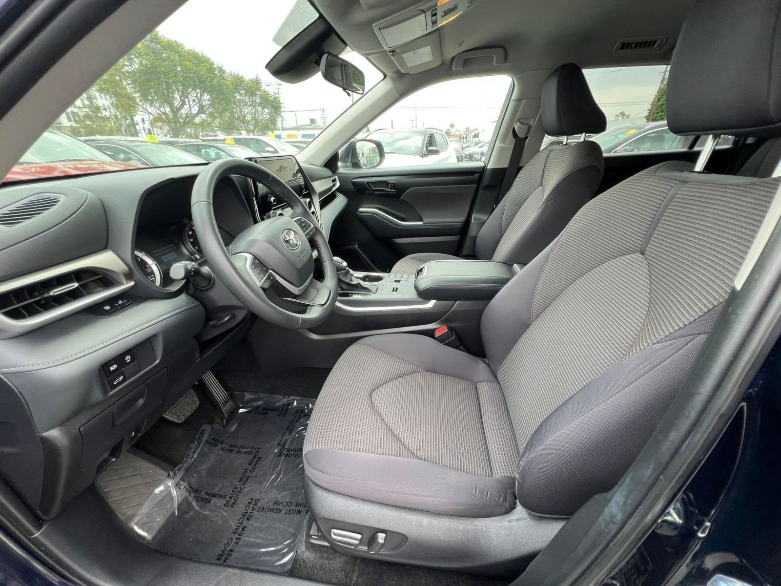 Thumbnail: 2025 Toyota Highlander - 30