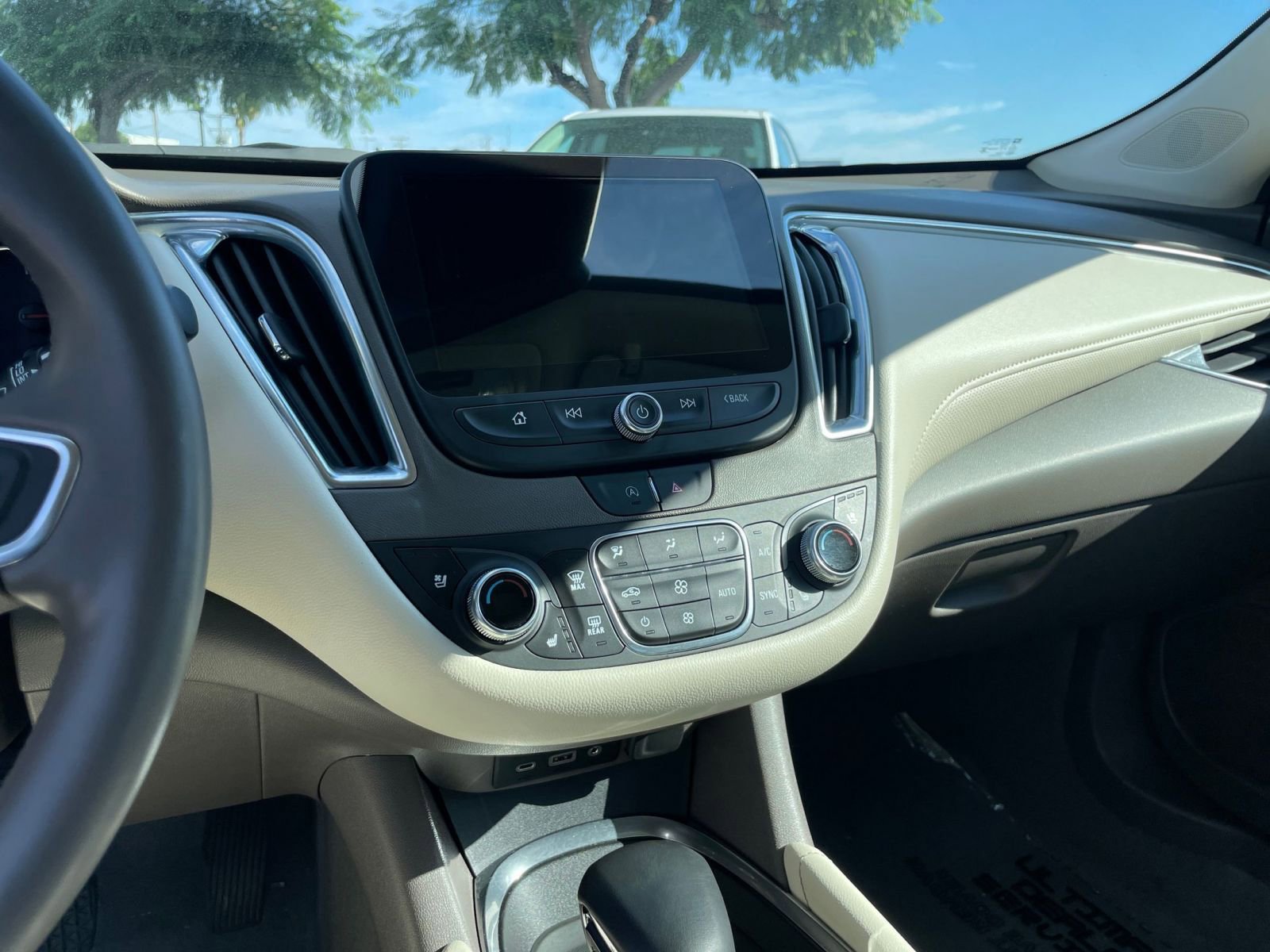 Thumbnail: 2024 Chevrolet Malibu - 18