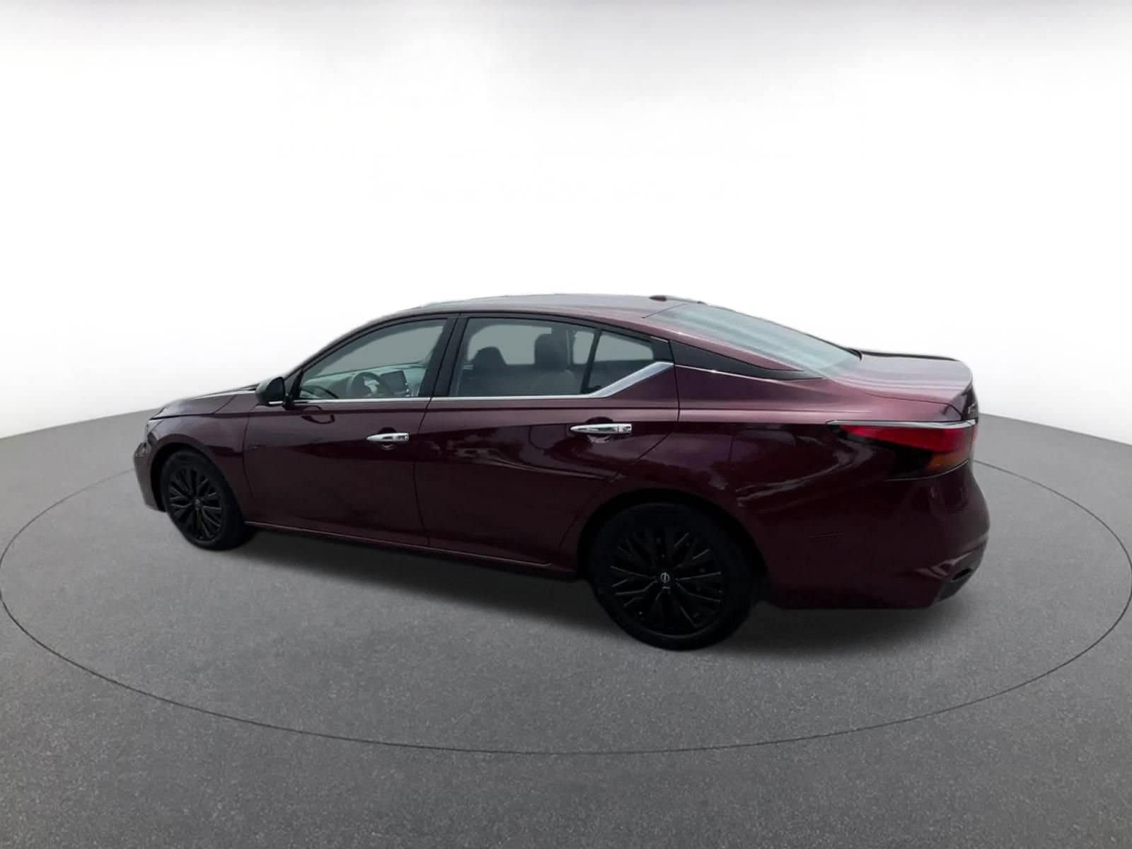Thumbnail: 2024 Nissan Altima - 9
