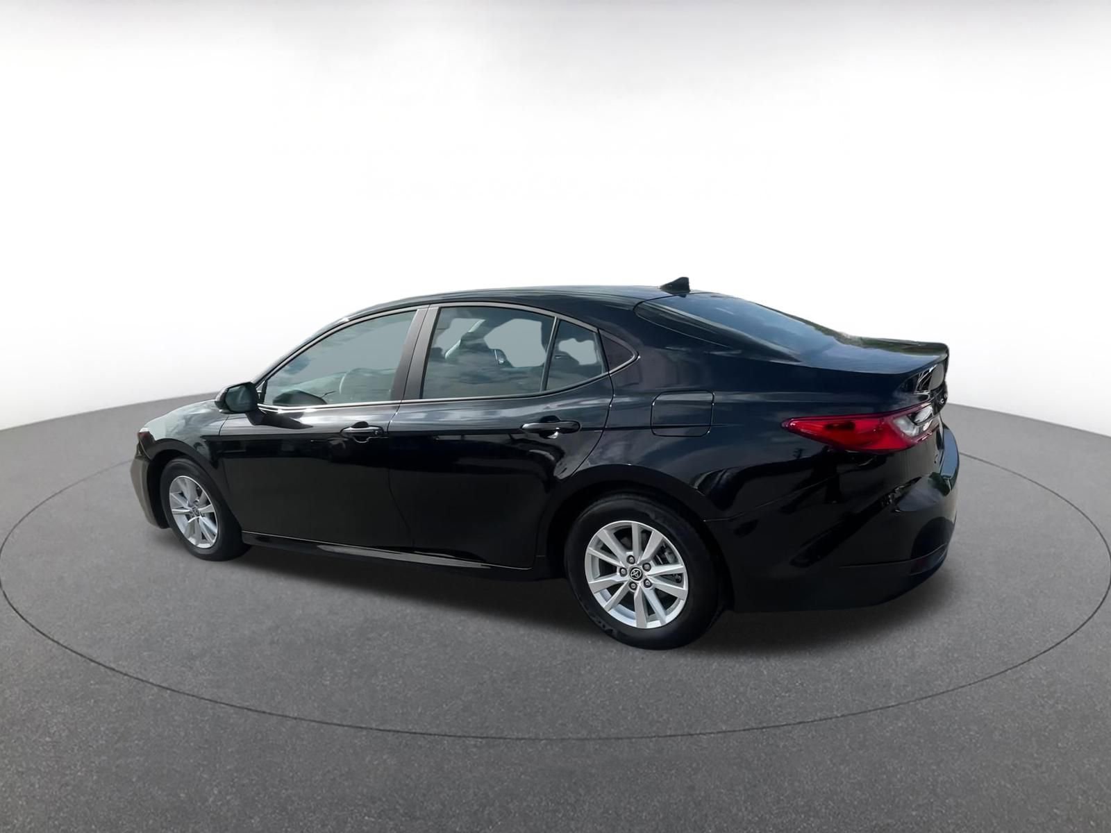 Thumbnail: 2025 Toyota Camry - 10