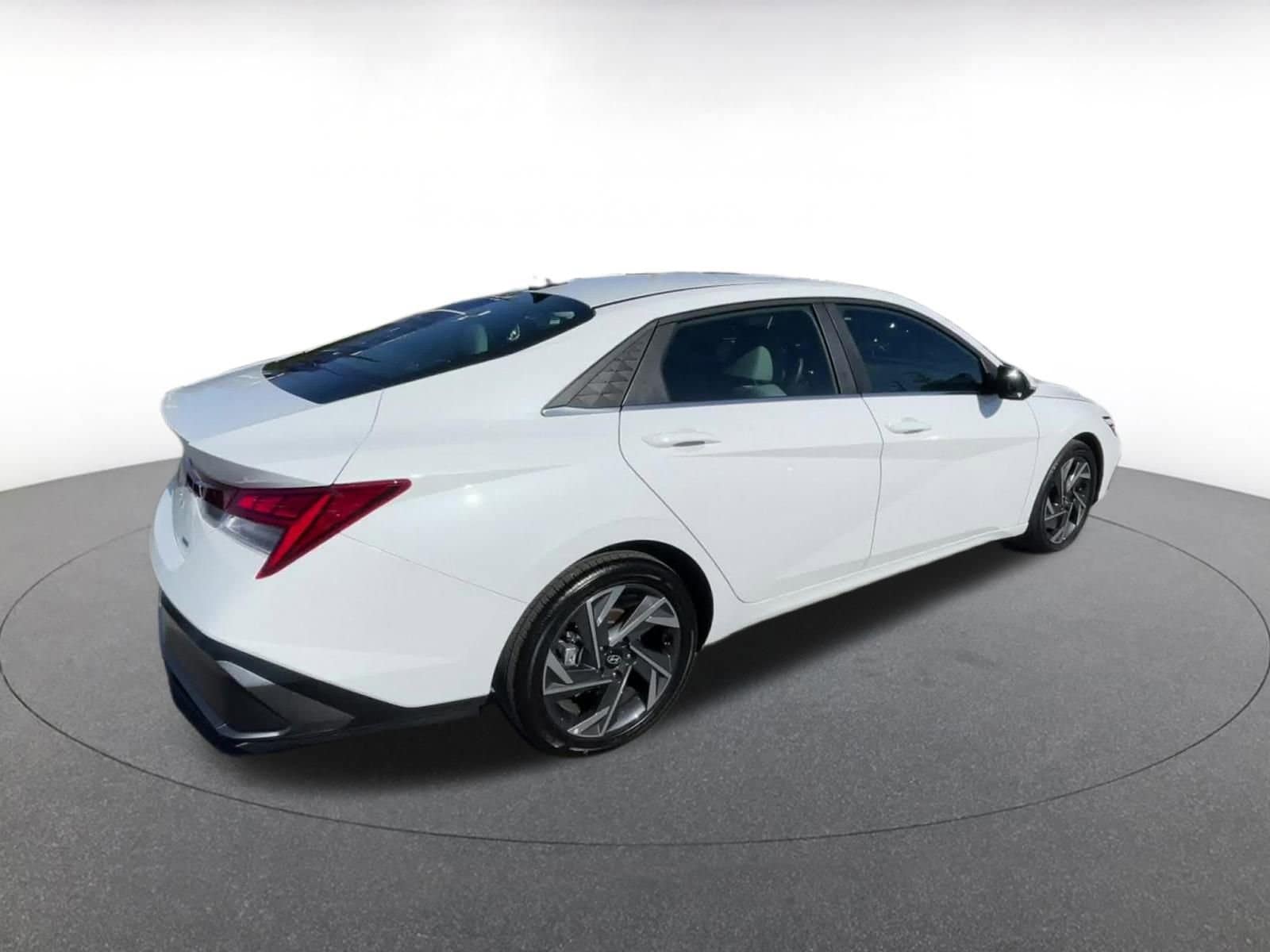 Thumbnail: 2025 Hyundai Elantra - 15