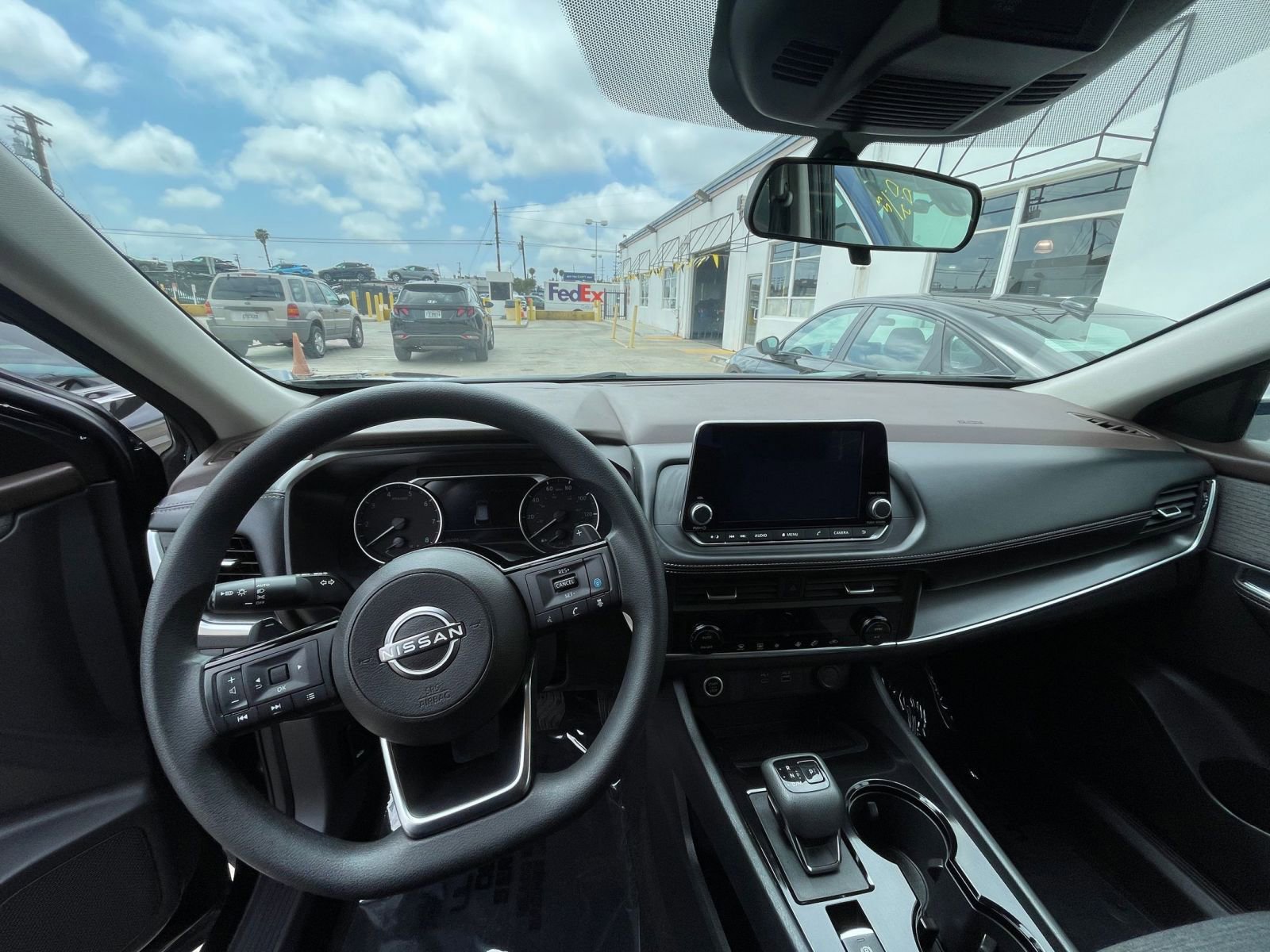 2023 Nissan Rogue SV 33
