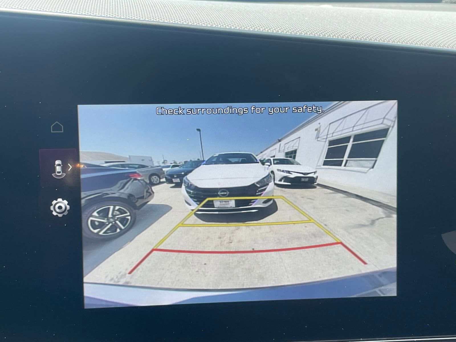 Thumbnail: 2023 Kia Niro - 17