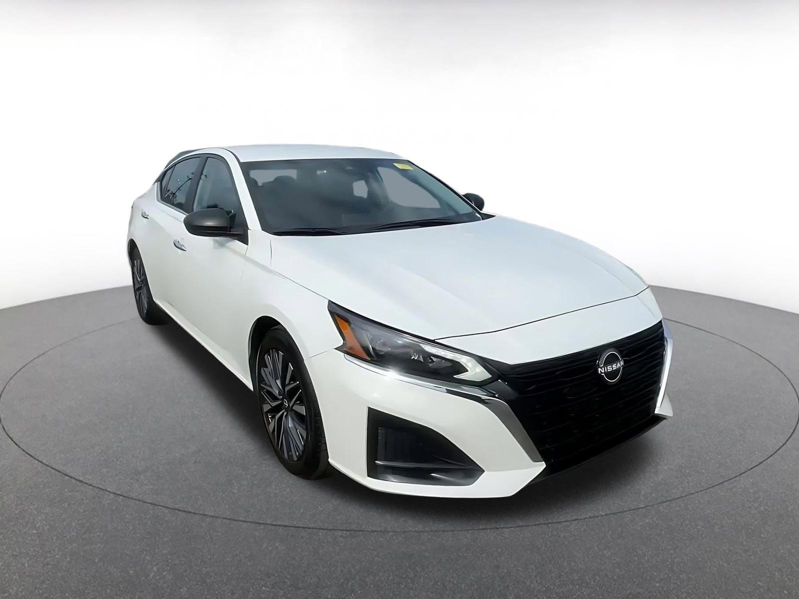 Thumbnail: 2025 Nissan Altima - 3