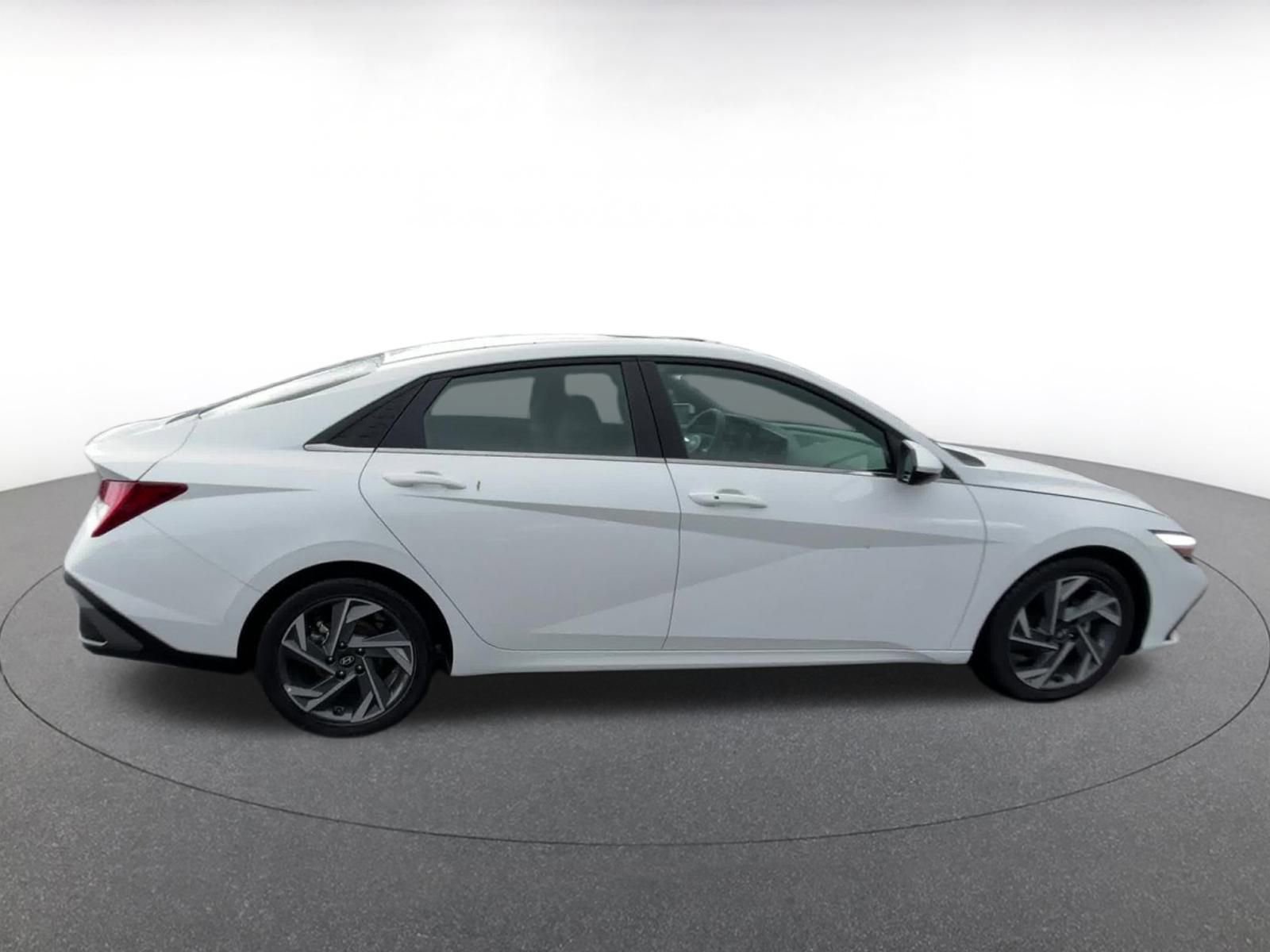 Thumbnail: 2025 Hyundai Elantra - 16