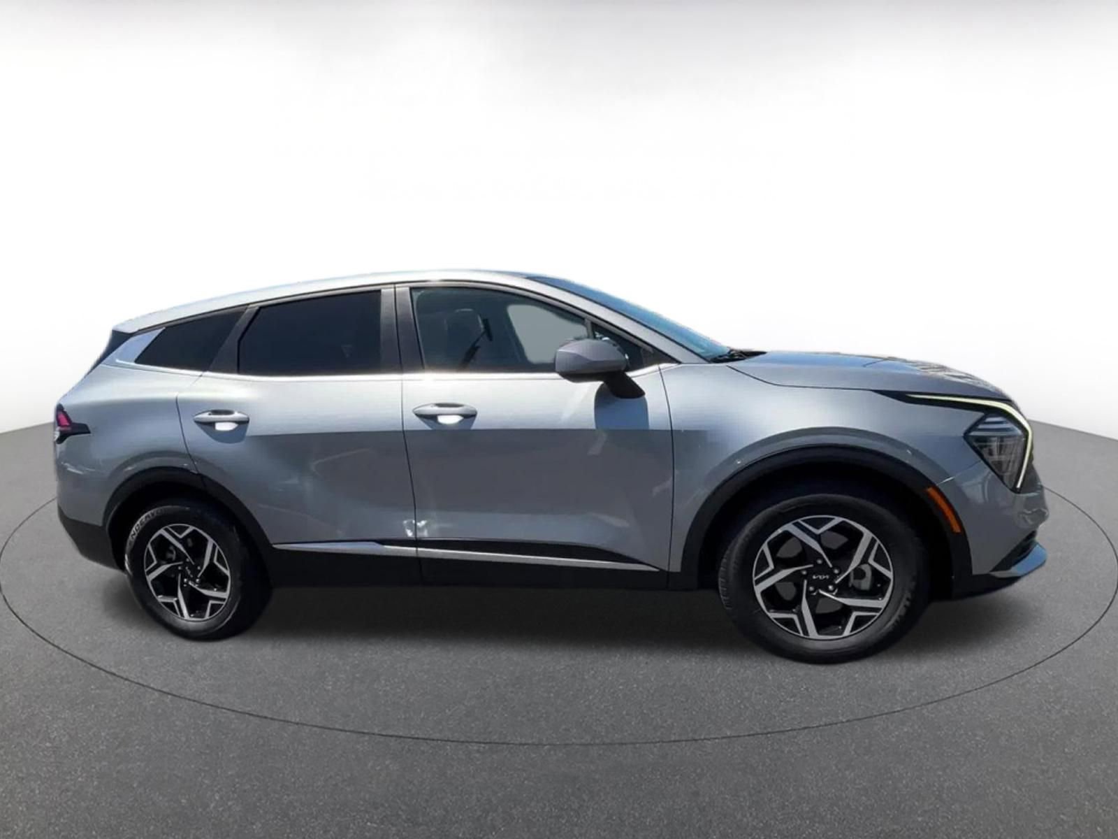 Thumbnail: 2025 Kia Sportage - 16
