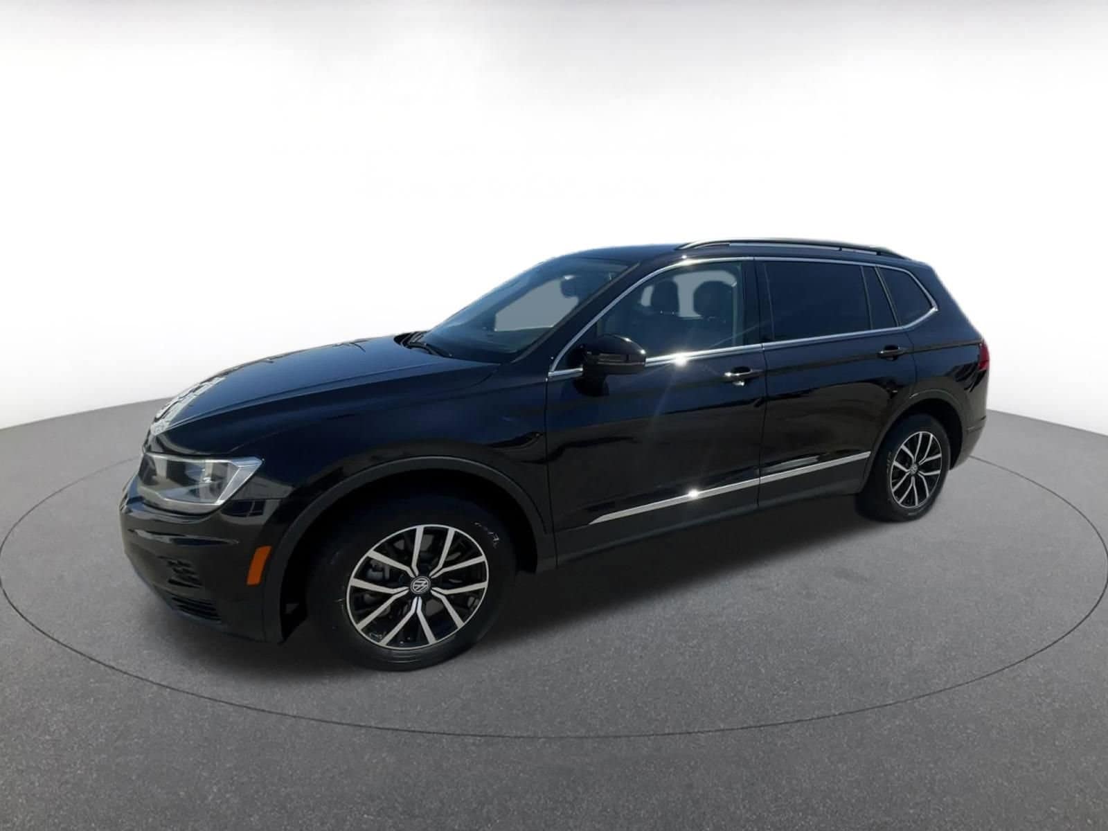Thumbnail: 2021 Volkswagen Tiguan - 8