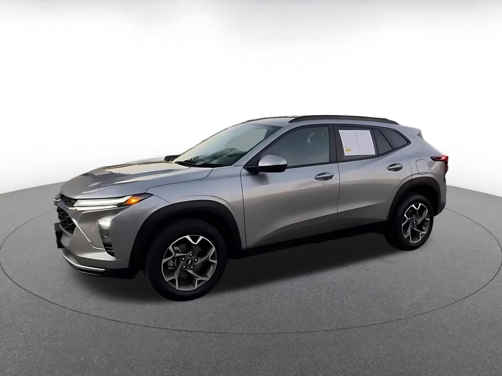 Thumbnail: 2025 Chevrolet Trax - 8