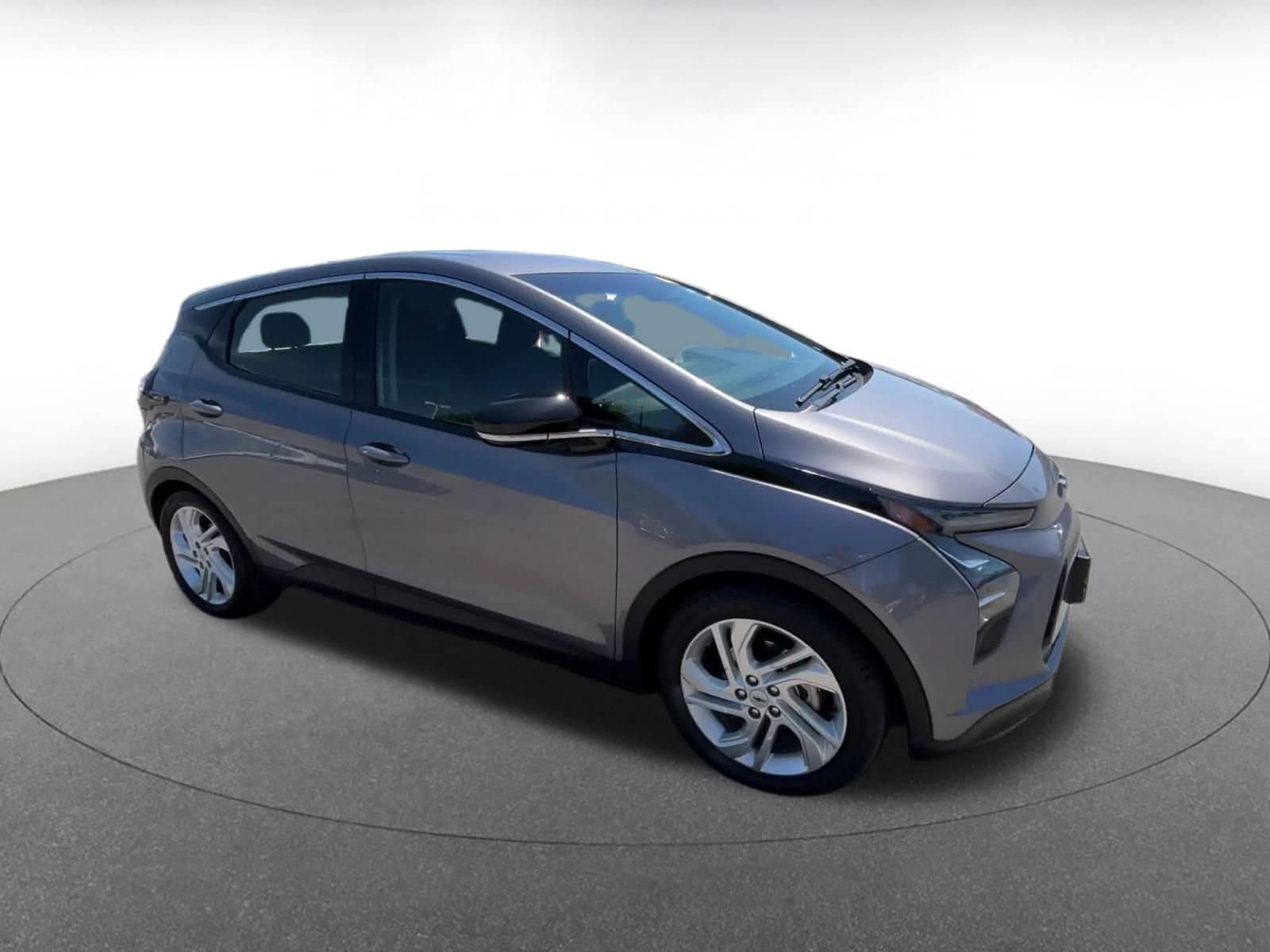 Thumbnail: 2023 Chevrolet Bolt EV - 2