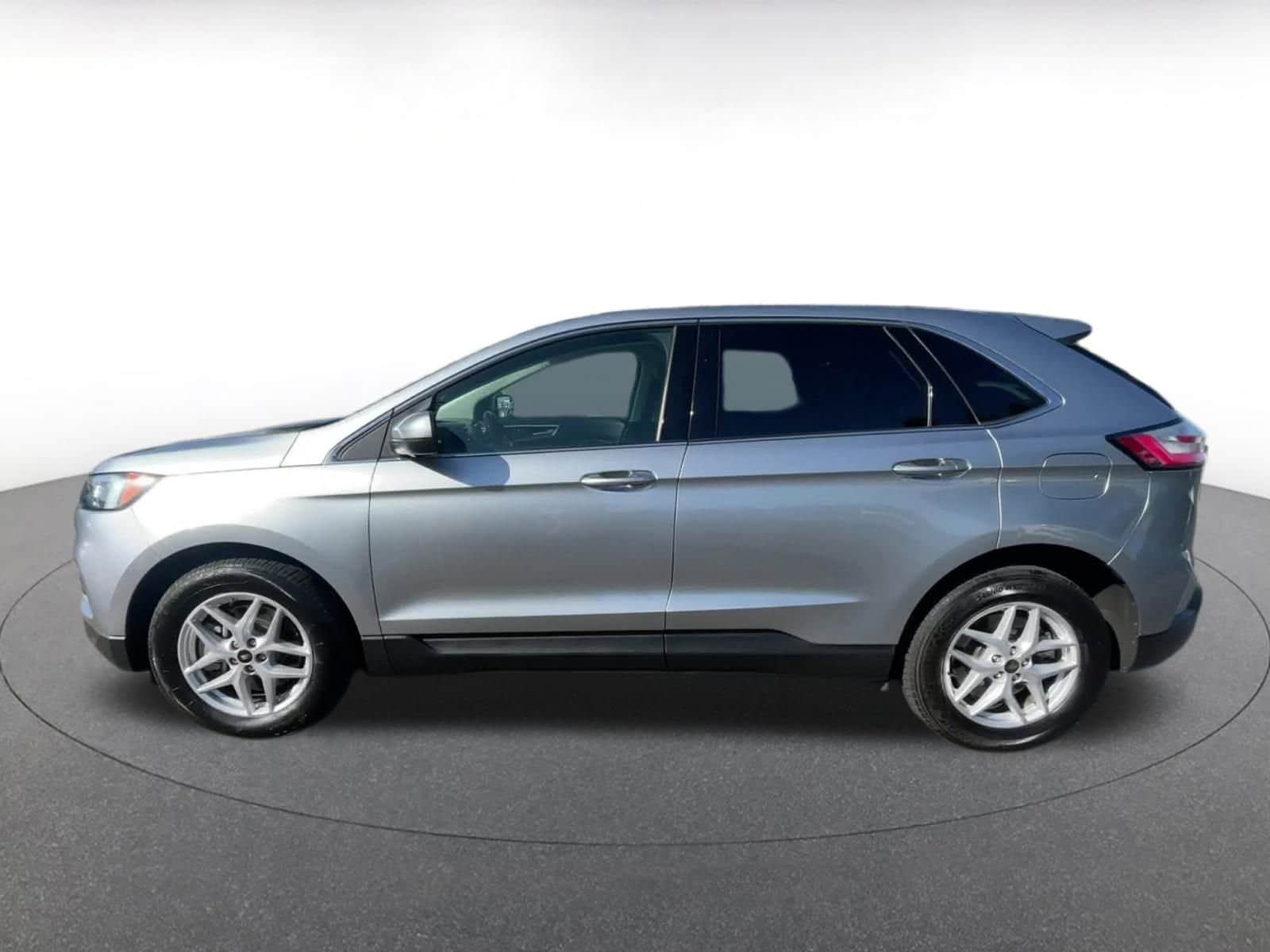 Thumbnail: 2023 Ford Edge - 9