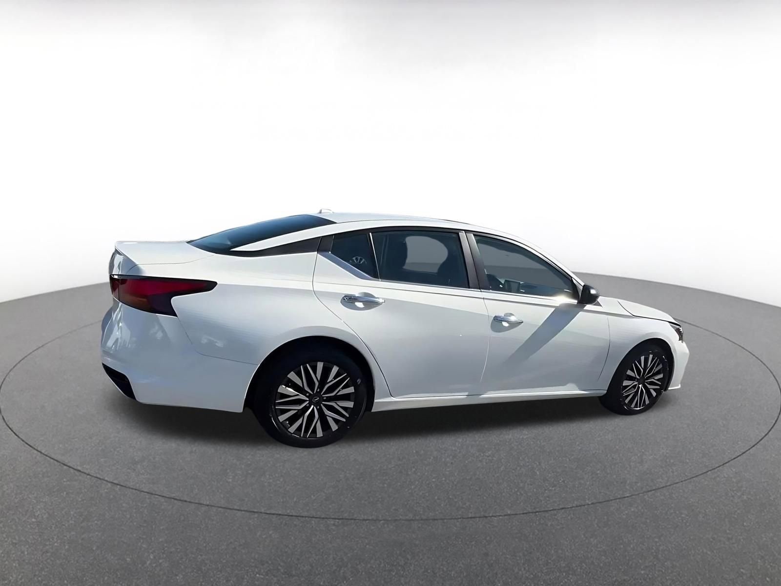 Thumbnail: 2025 Nissan Altima - 7