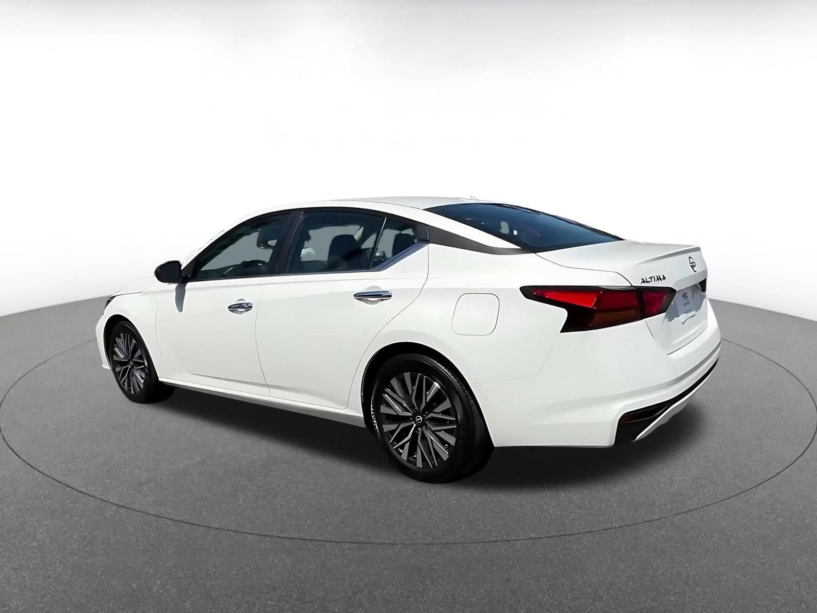 Thumbnail: 2025 Nissan Altima - 10