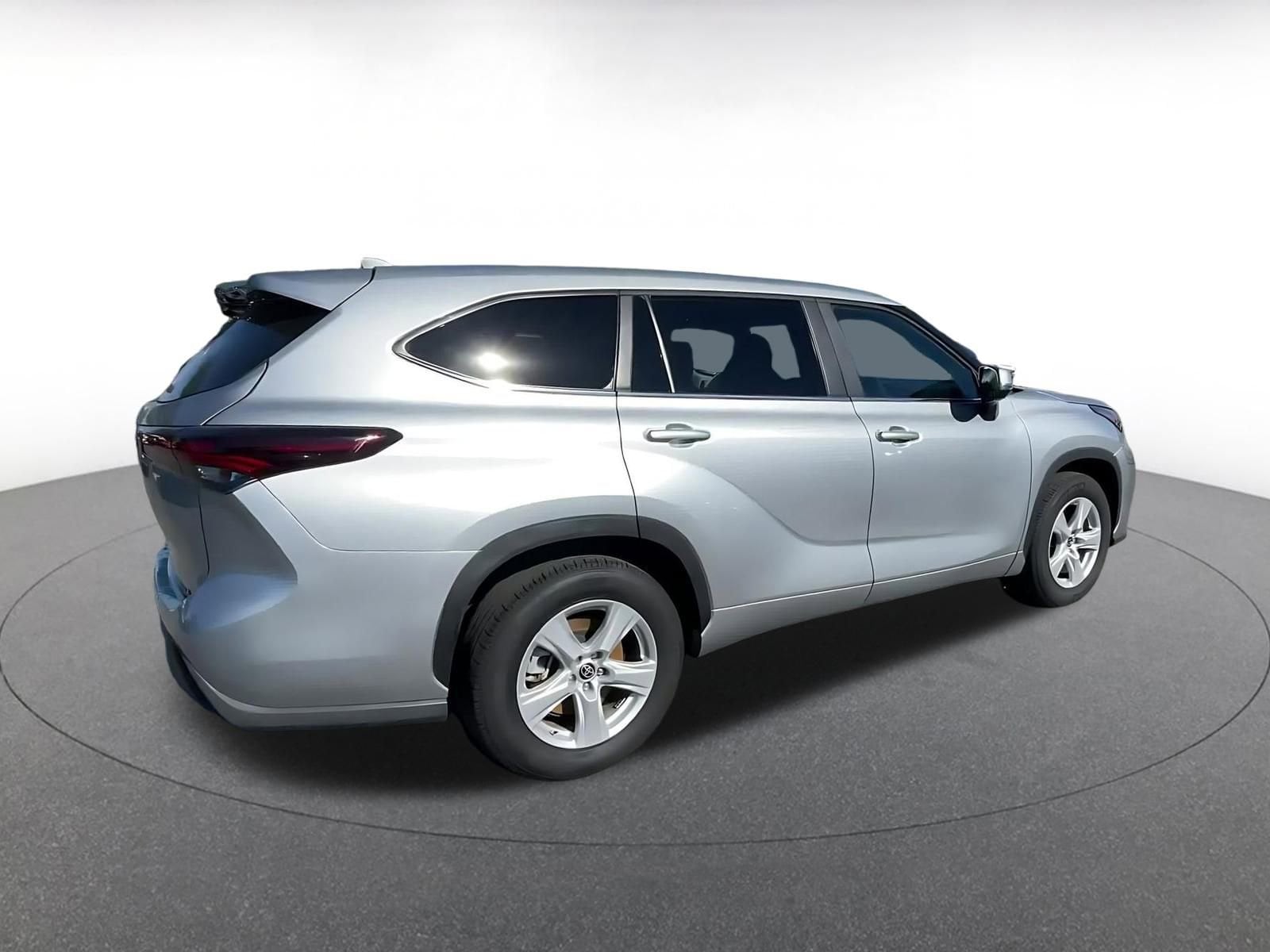 Thumbnail: 2025 Toyota Highlander - 15