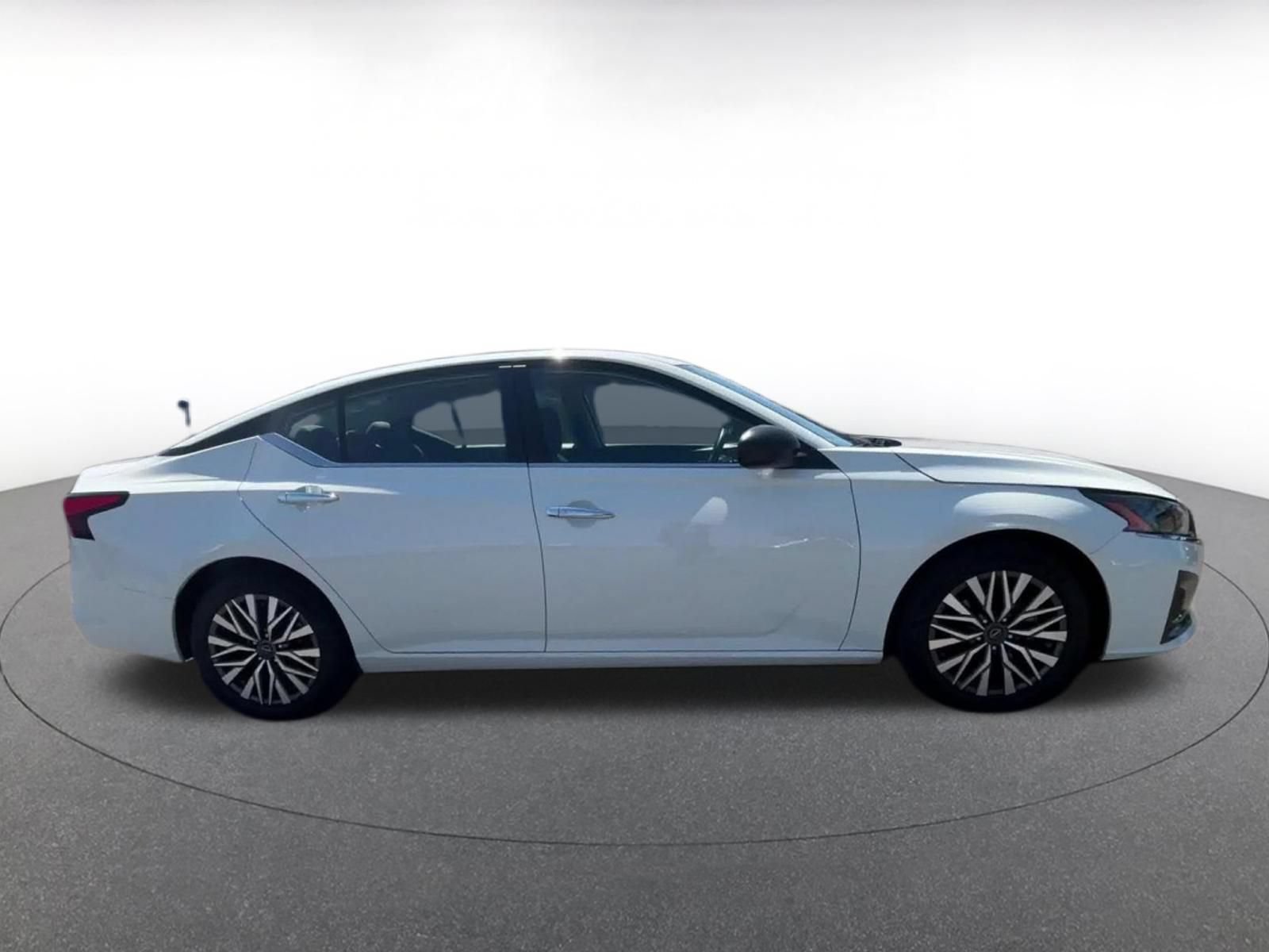 Thumbnail: 2025 Nissan Altima - 16