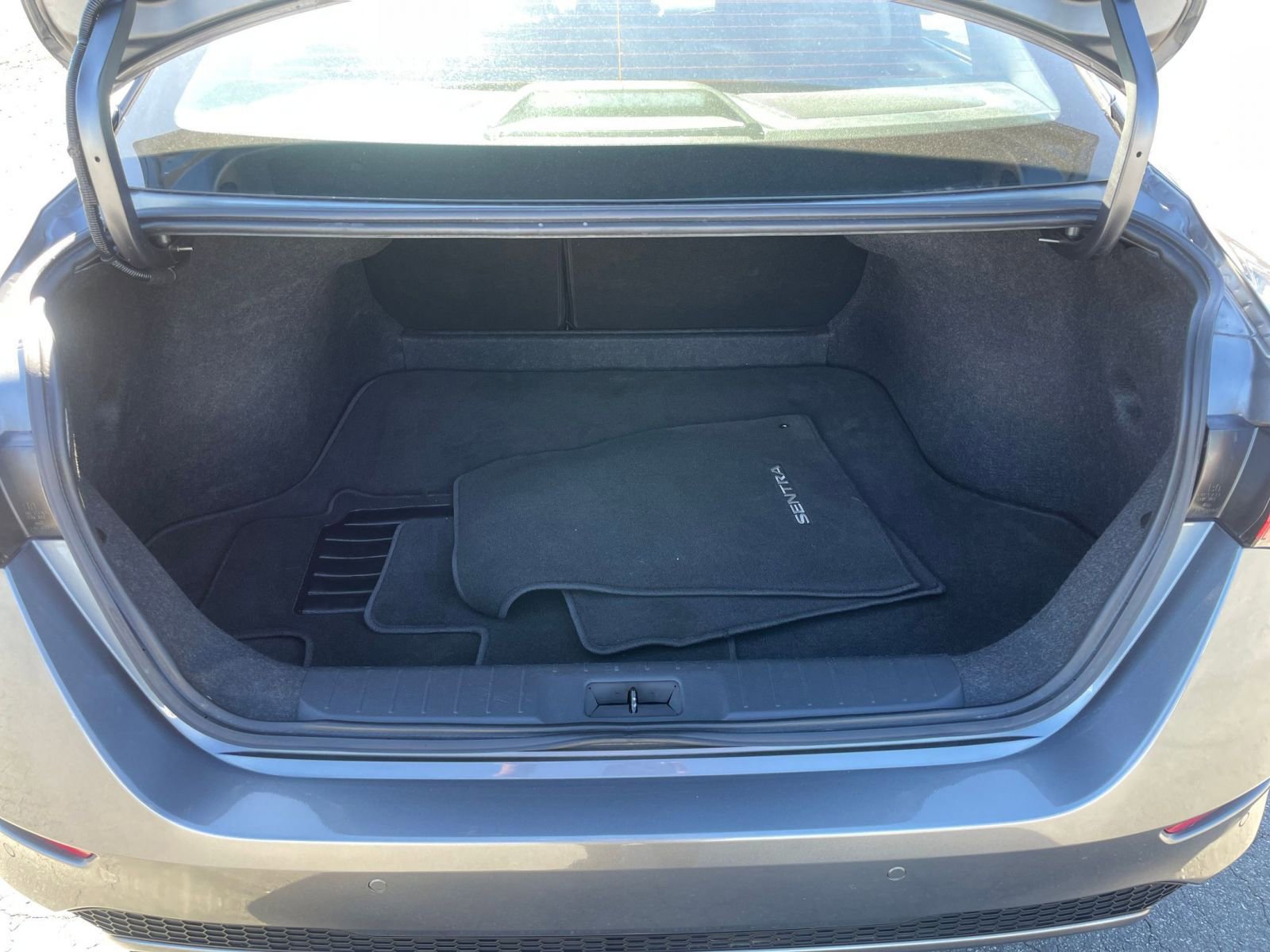 Thumbnail: 2025 Nissan Sentra - 31