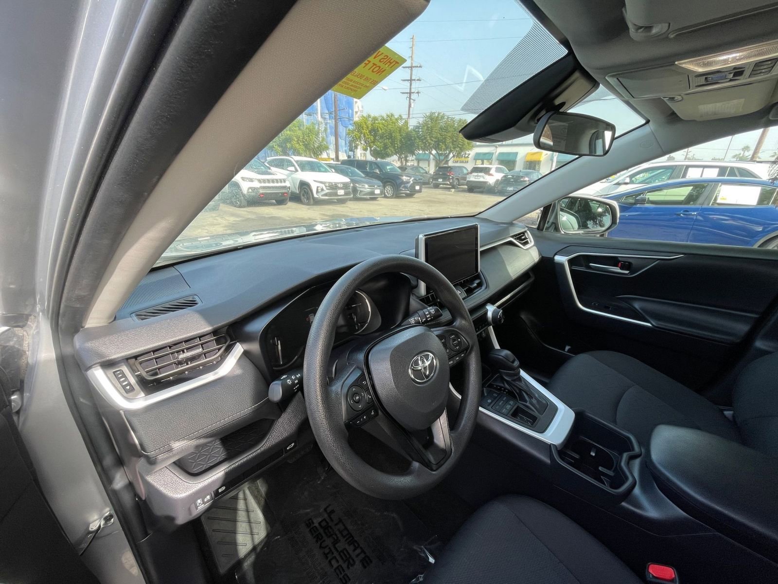 Thumbnail: 2025 Toyota RAV4 - 34