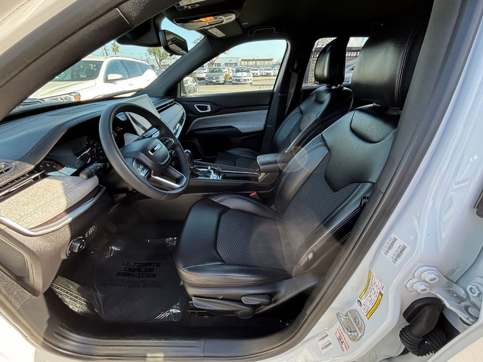 Thumbnail: 2023 Jeep Compass - 27