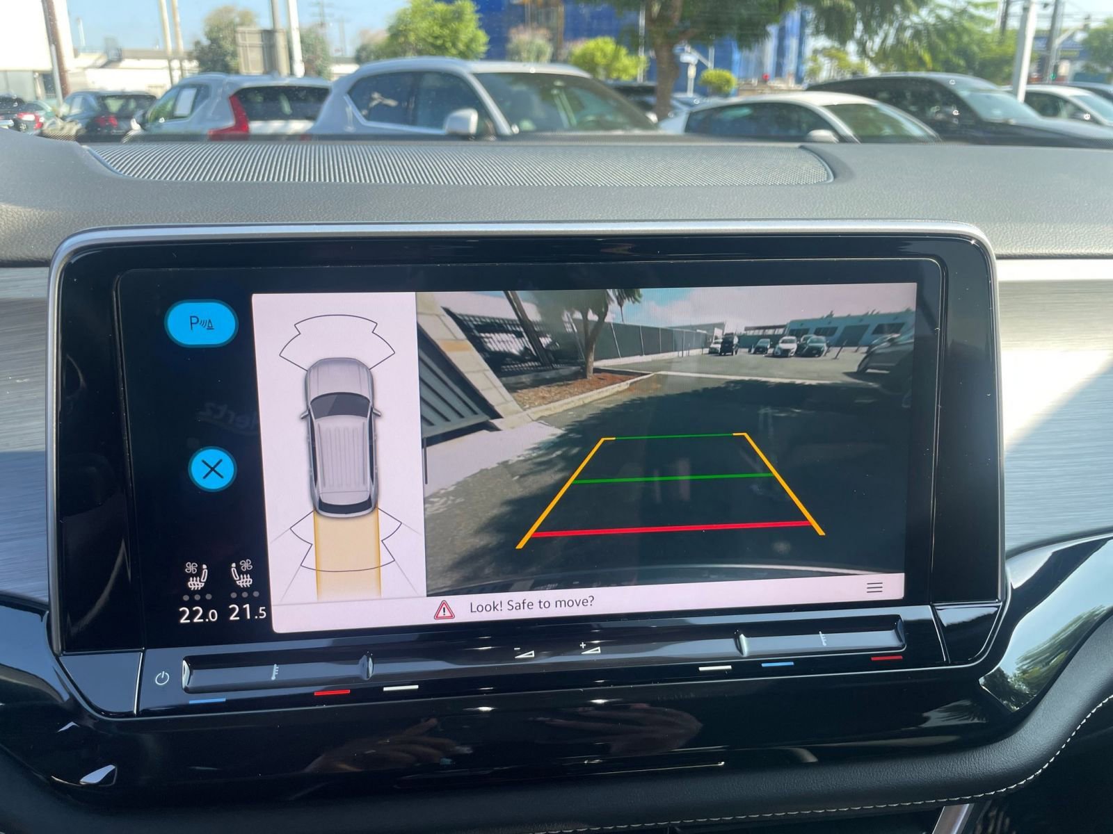 Thumbnail: 2025 Volkswagen Atlas - 17