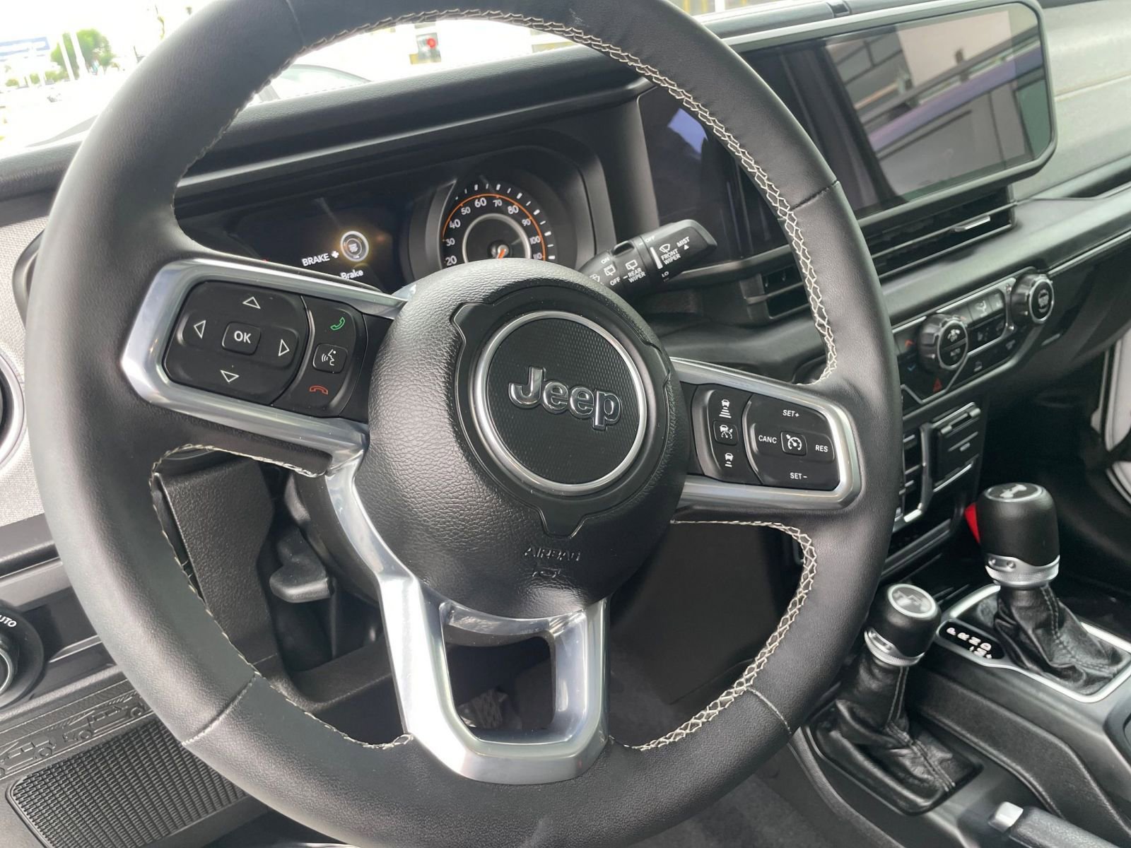 Thumbnail: 2025 Jeep Wrangler - 28