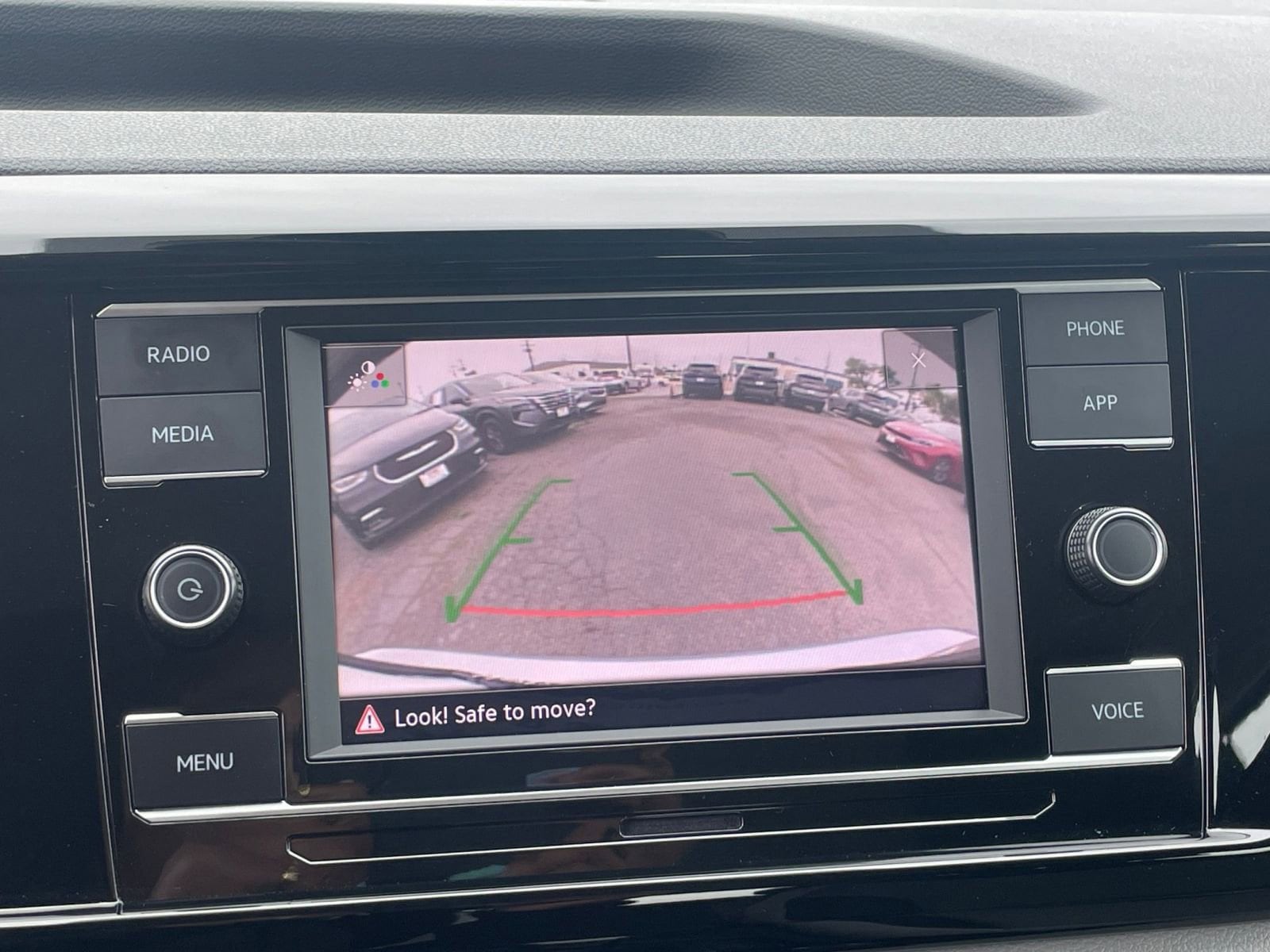 2024 Volkswagen Taos S 17