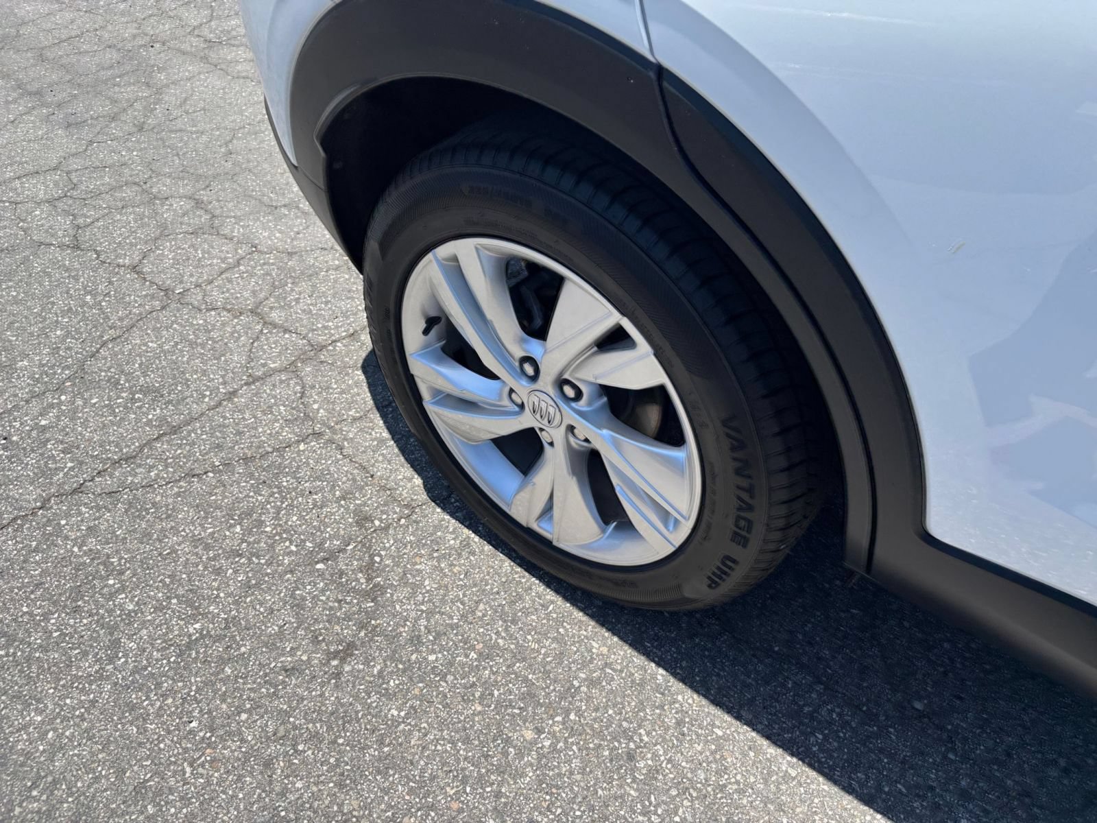 Thumbnail: 2025 Buick Encore GX - 31