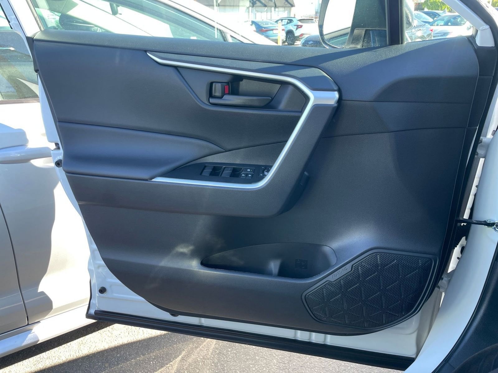 Thumbnail: 2025 Toyota RAV4 - 20