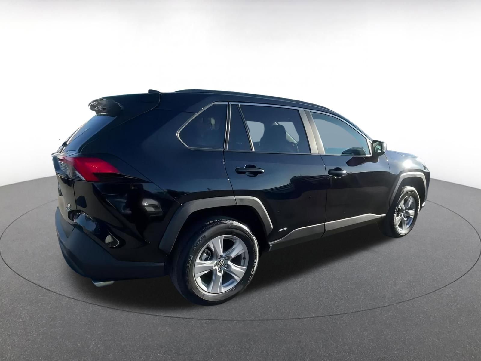 Thumbnail: 2025 Toyota RAV4 - 15