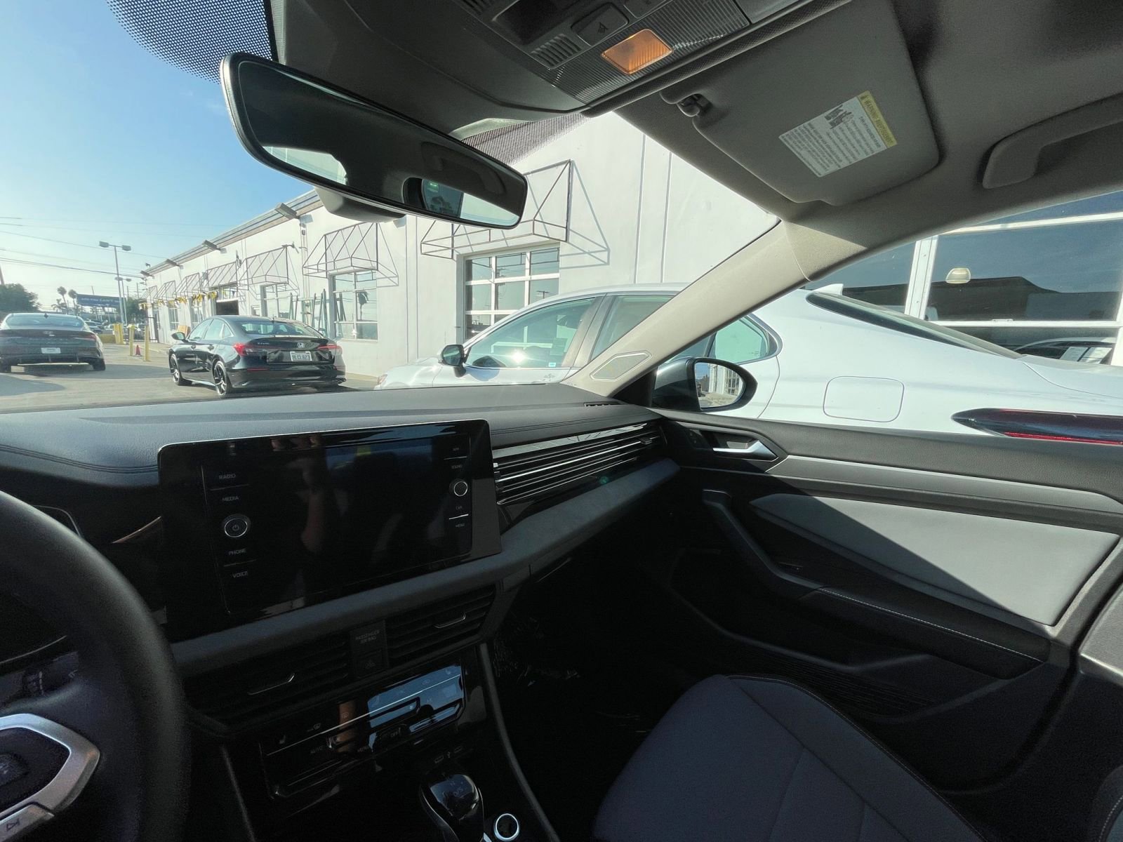 Thumbnail: 2025 Volkswagen Jetta - 35