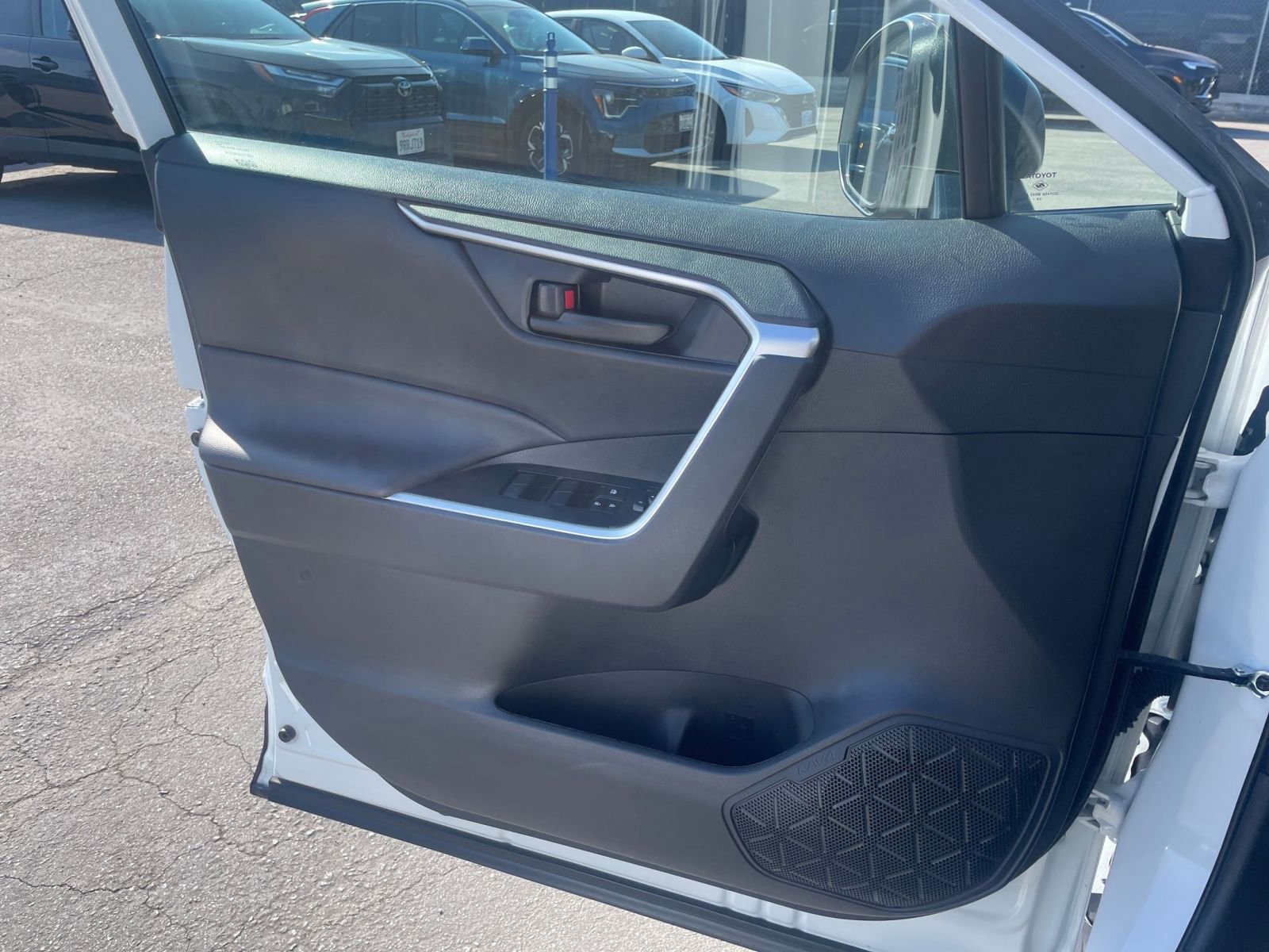 Thumbnail: 2025 Toyota RAV4 - 20