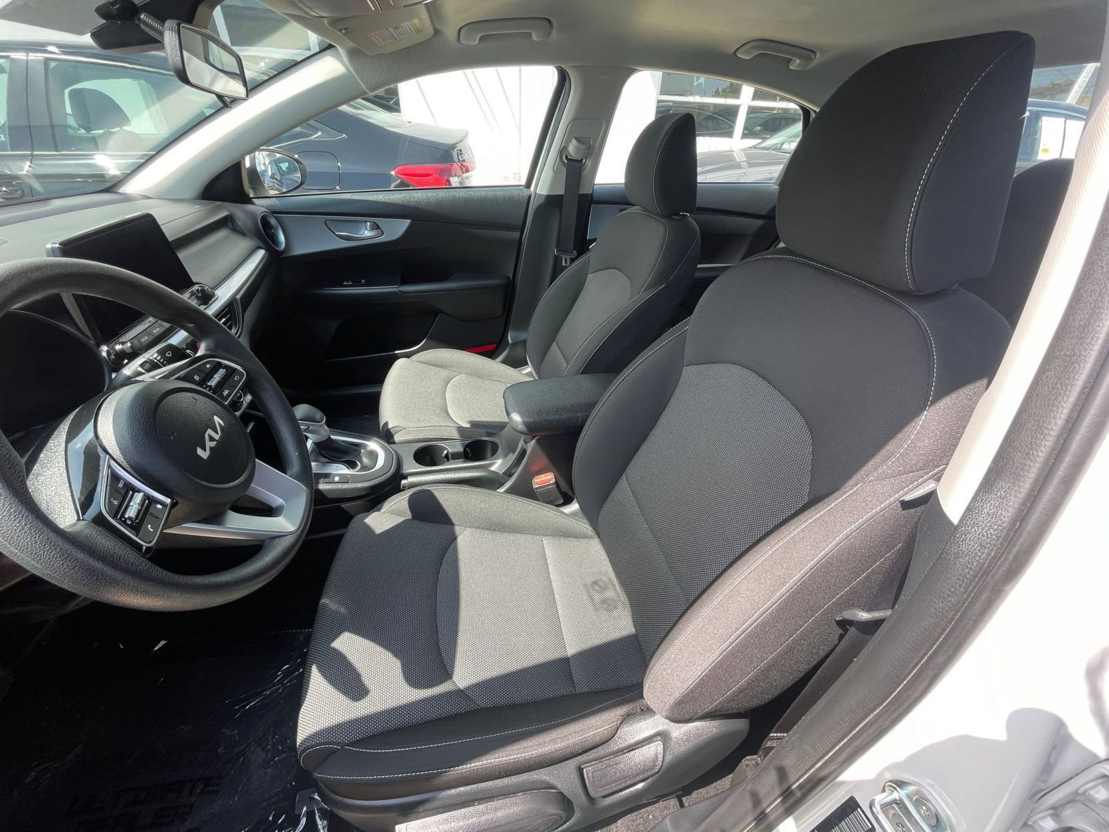 2024 Kia Forte LXS 27