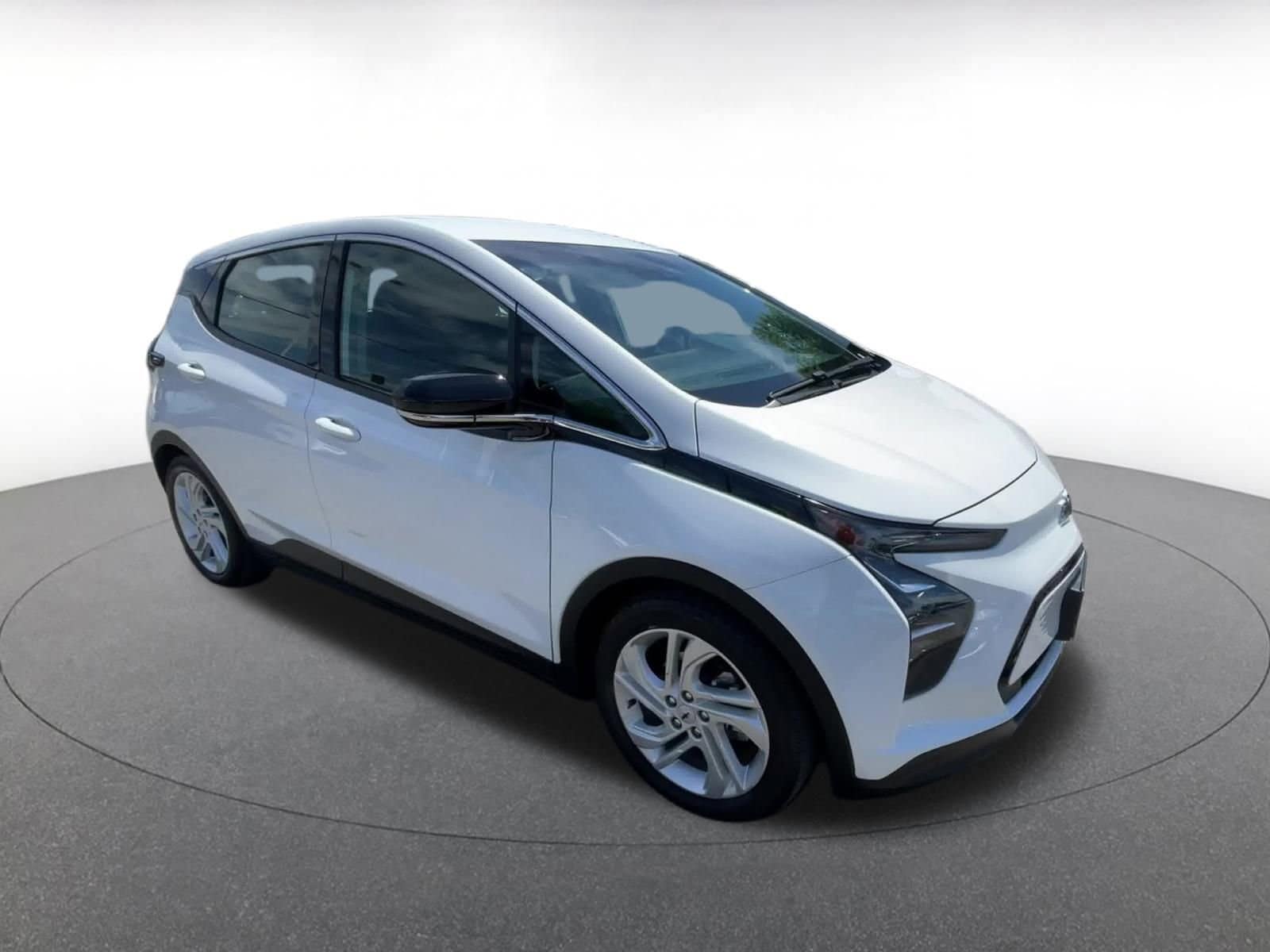 Thumbnail: 2023 Chevrolet Bolt EV - 2