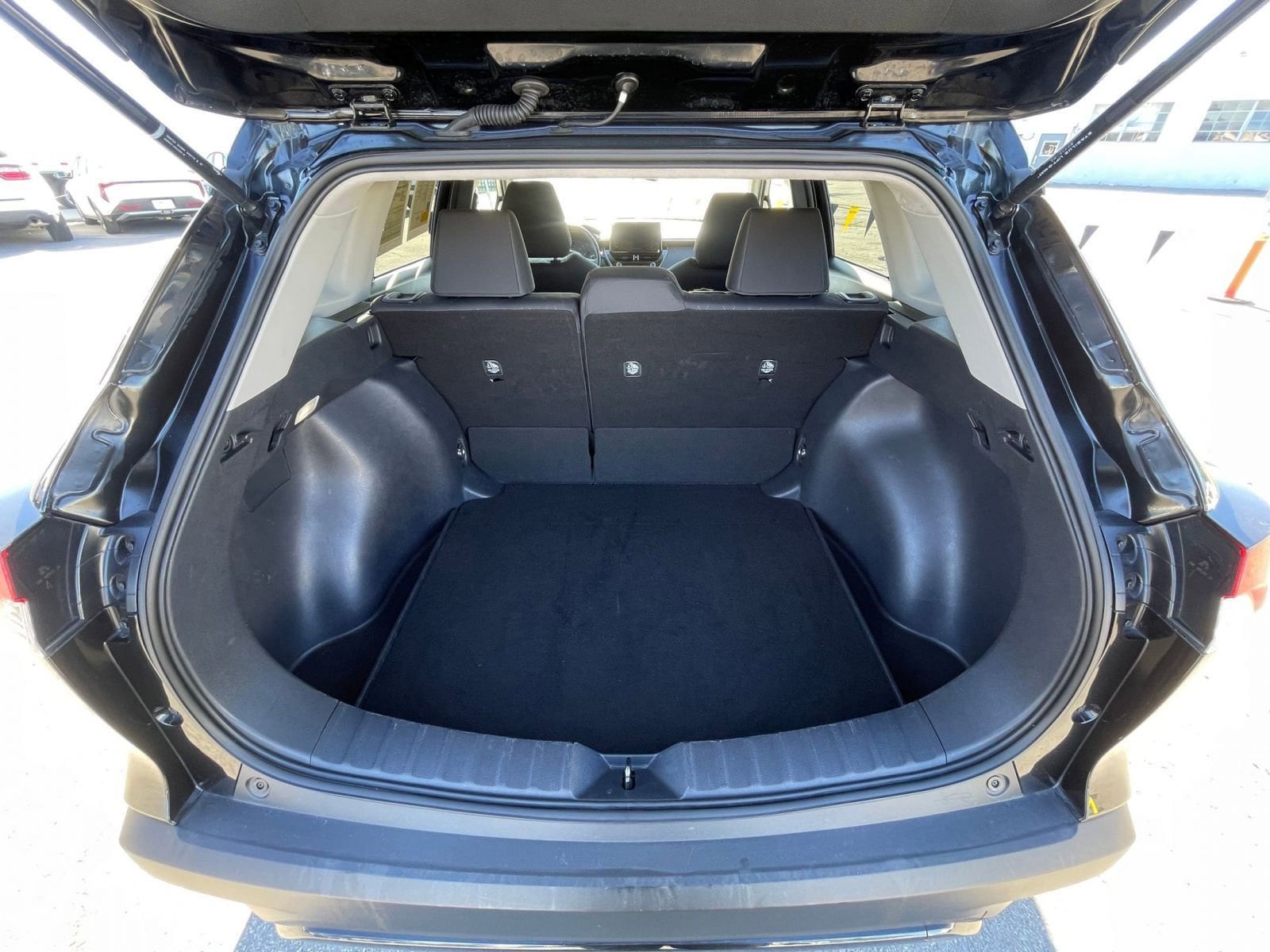 Thumbnail: 2025 Toyota Corolla Cross - 31