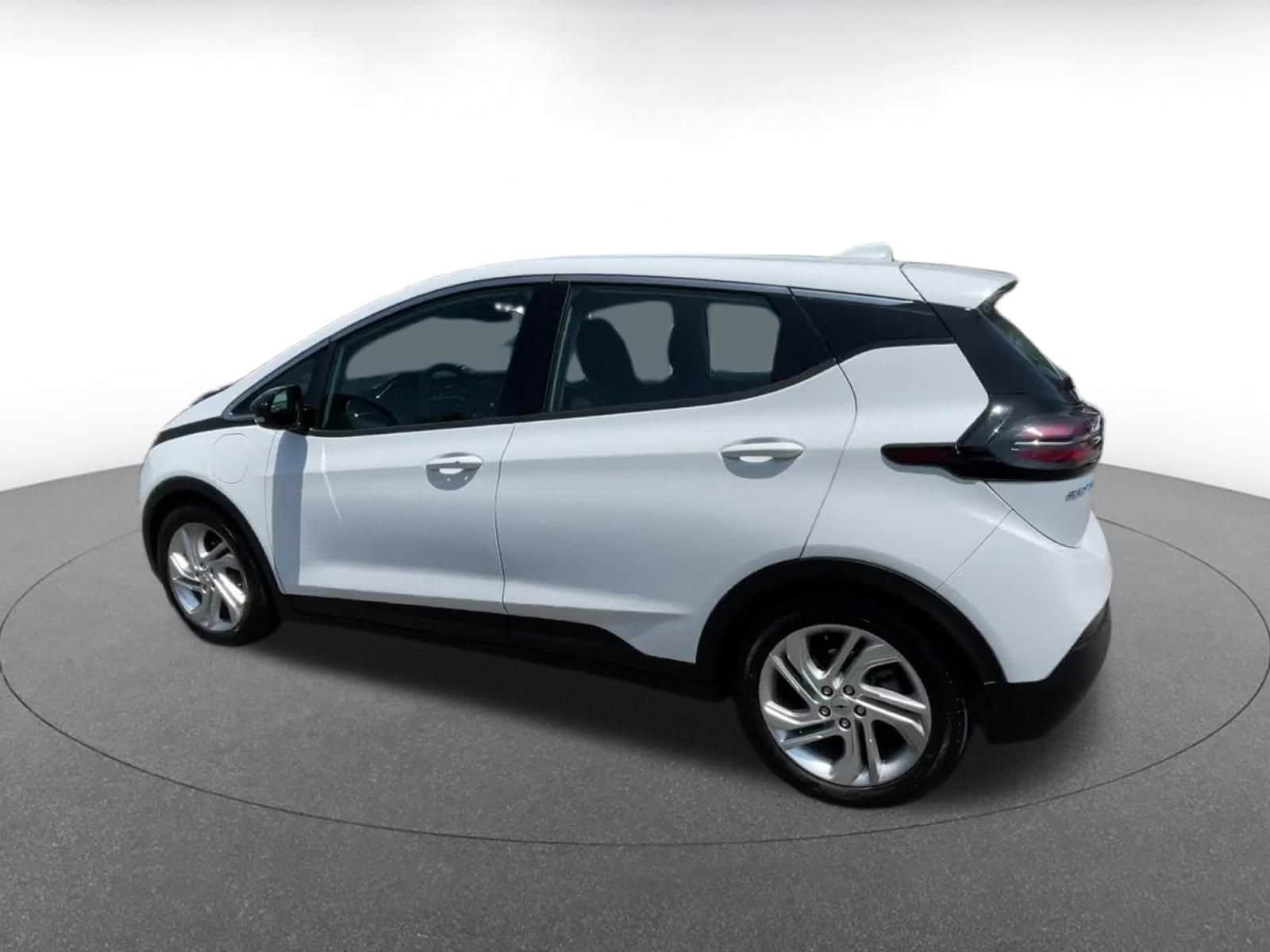 Thumbnail: 2023 Chevrolet Bolt EV - 10