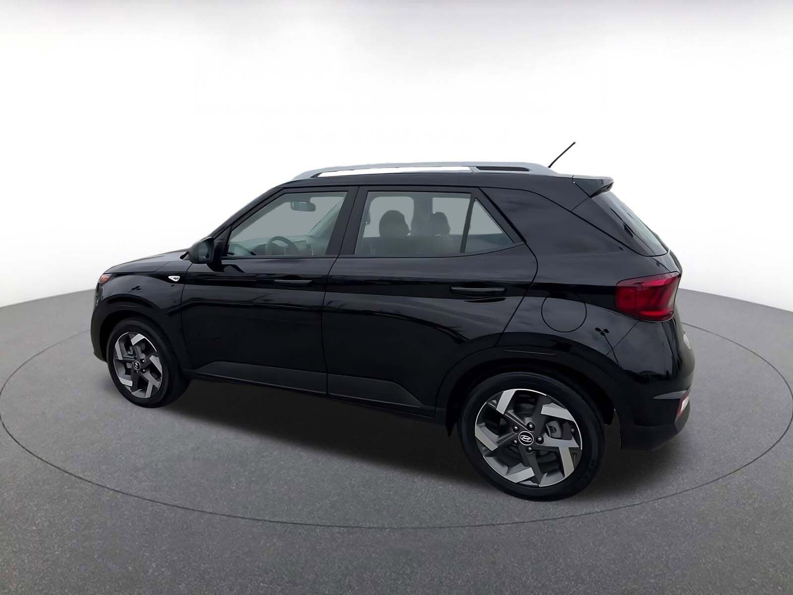 Thumbnail: 2025 Hyundai Venue - 16