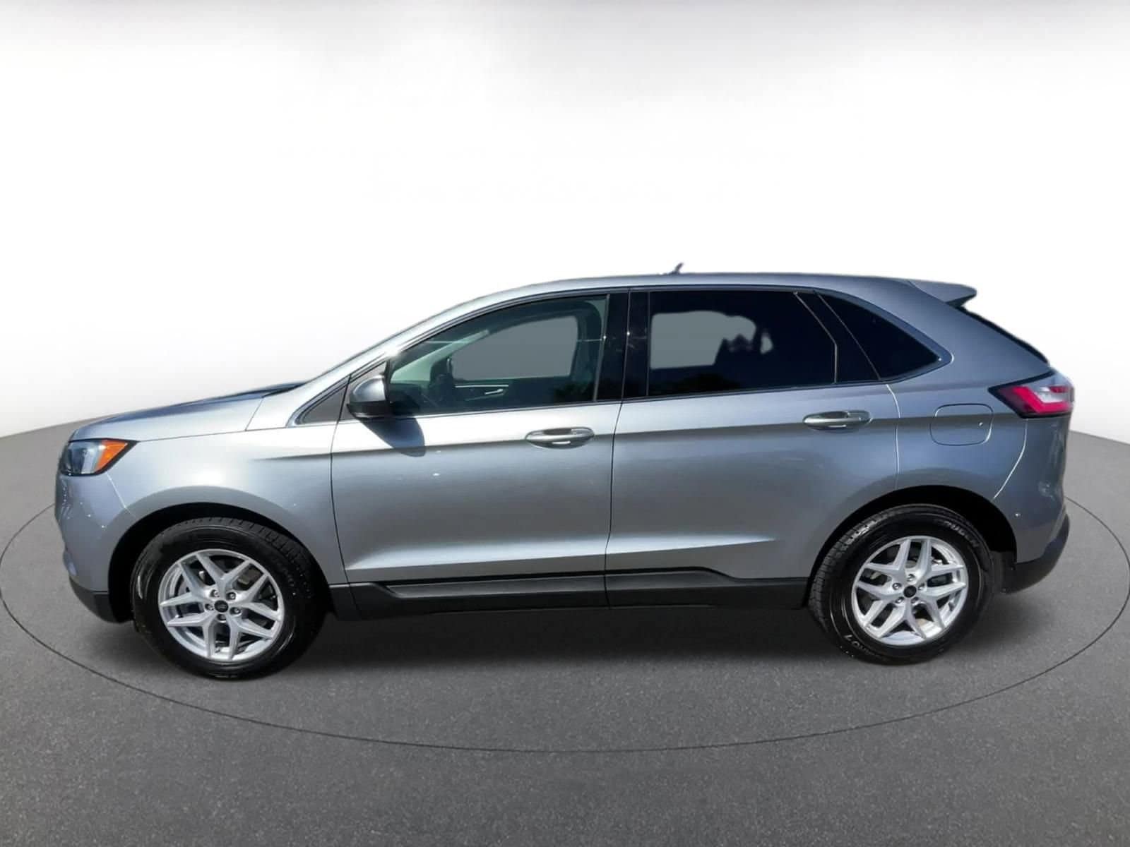 Thumbnail: 2023 Ford Edge - 9