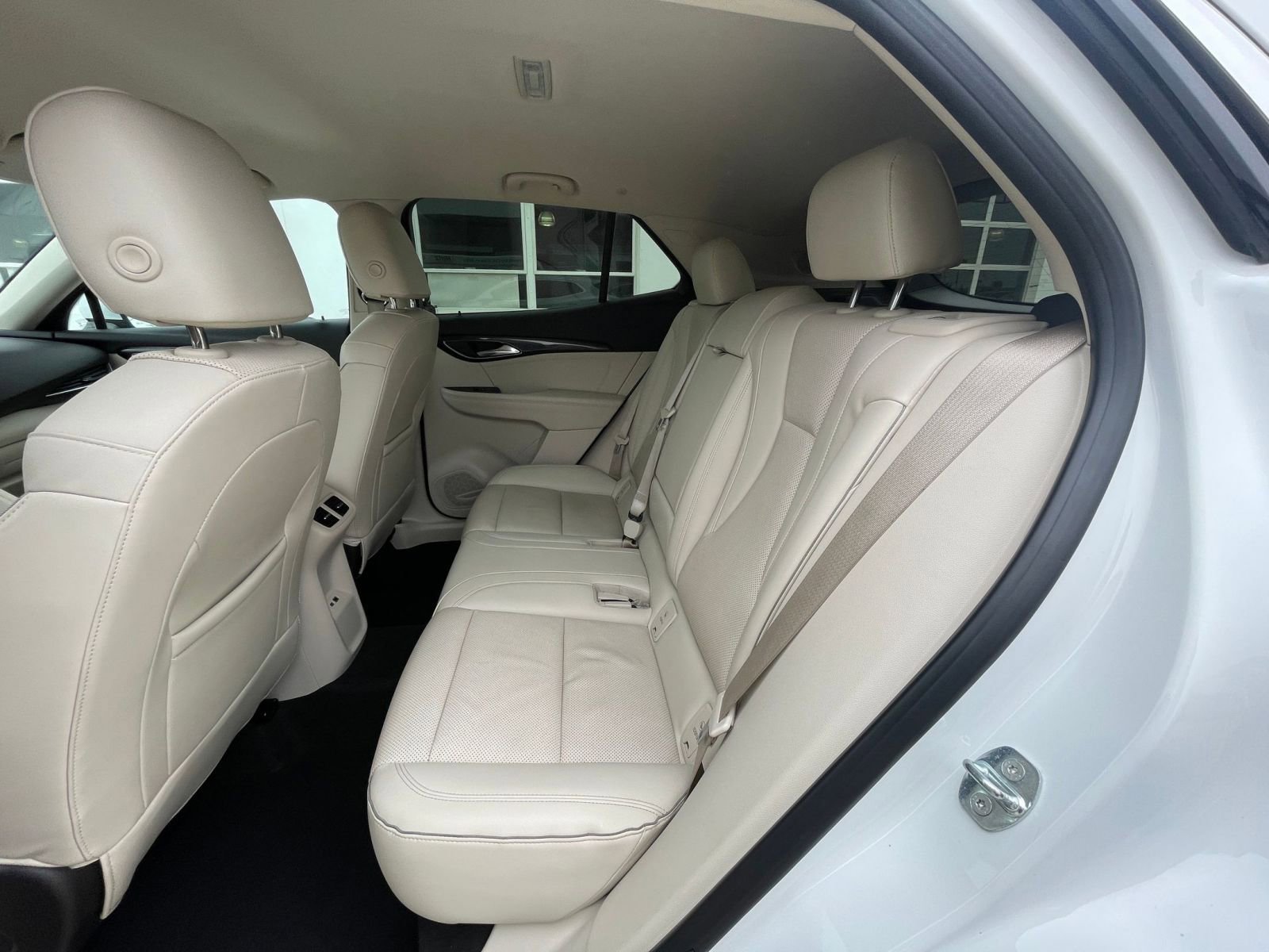 2023 Buick Envision Essence 26