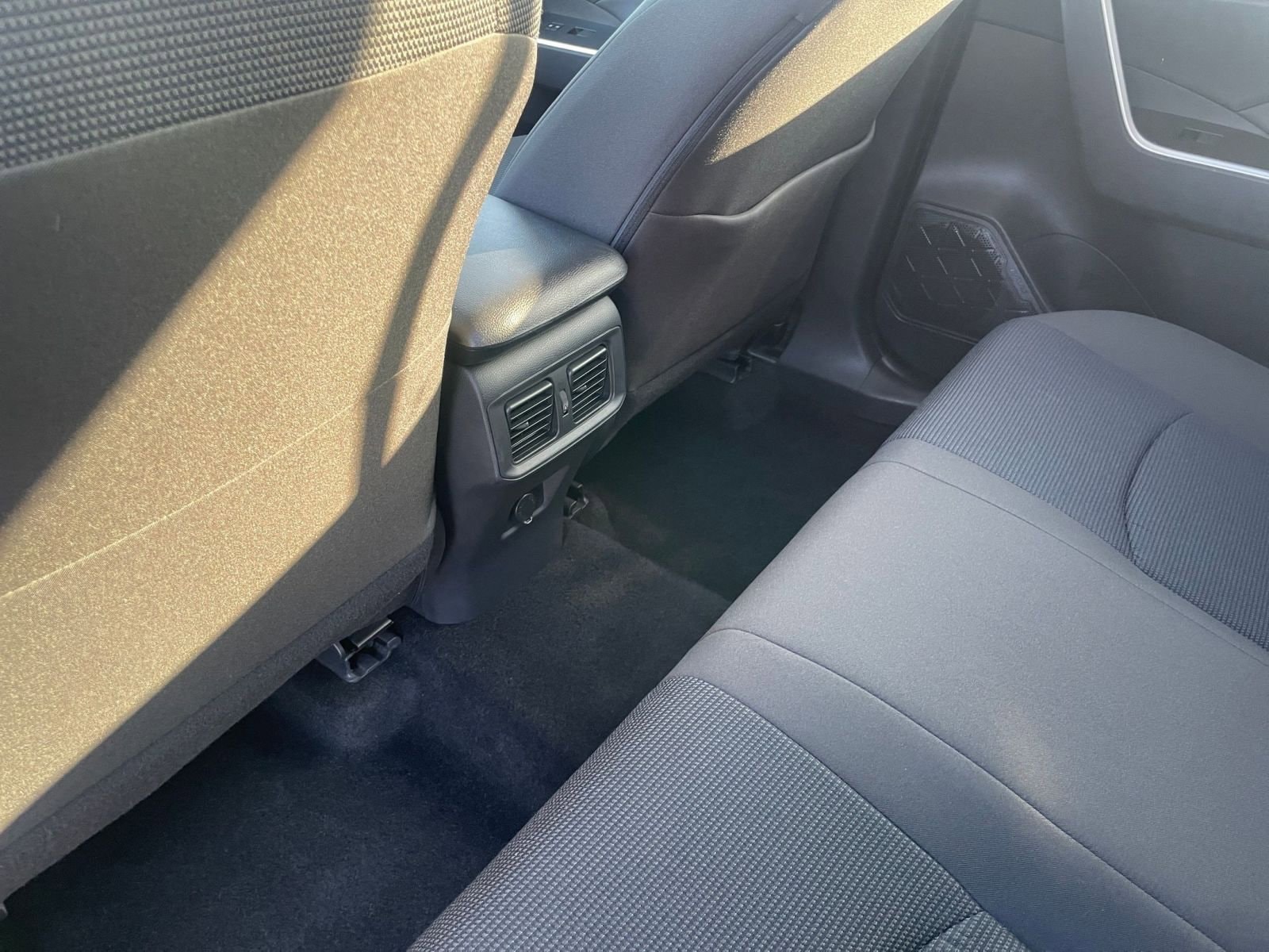 Thumbnail: 2025 Toyota RAV4 - 24