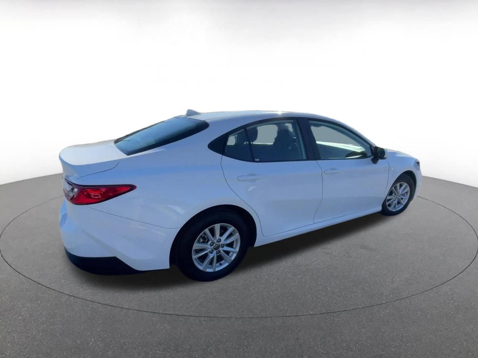 Thumbnail: 2025 Toyota Camry - 15