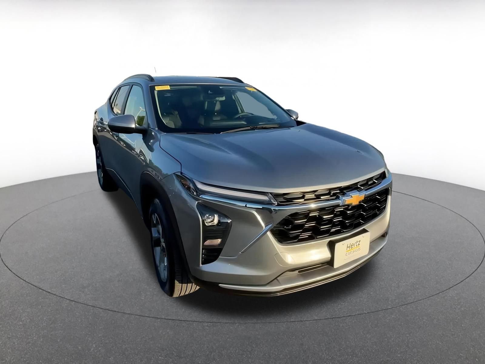 Thumbnail: 2025 Chevrolet Trax - 3