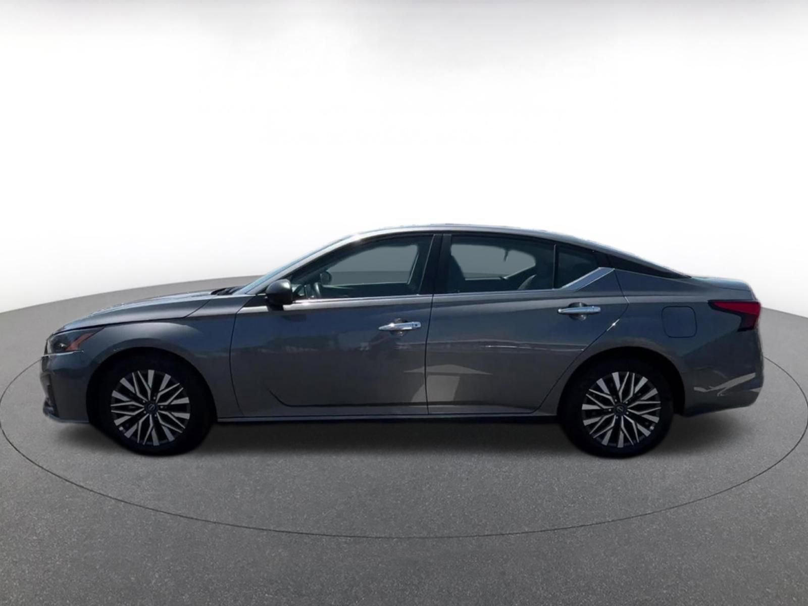 Thumbnail: 2025 Nissan Altima - 8