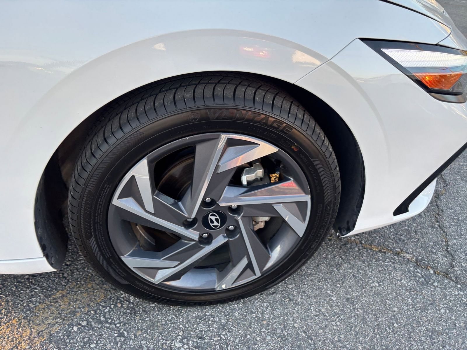 Thumbnail: 2025 Hyundai Elantra - 33