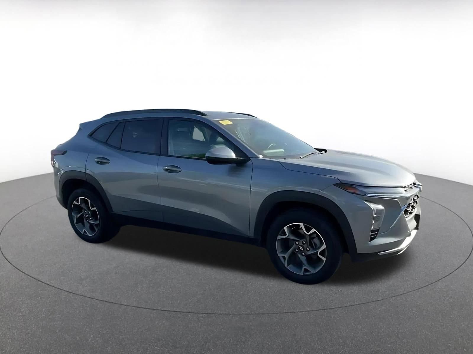 Thumbnail: 2025 Chevrolet Trax - 2