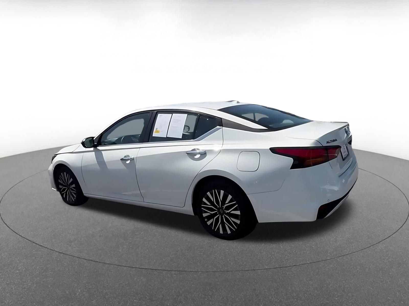 Thumbnail: 2025 Nissan Altima - 10