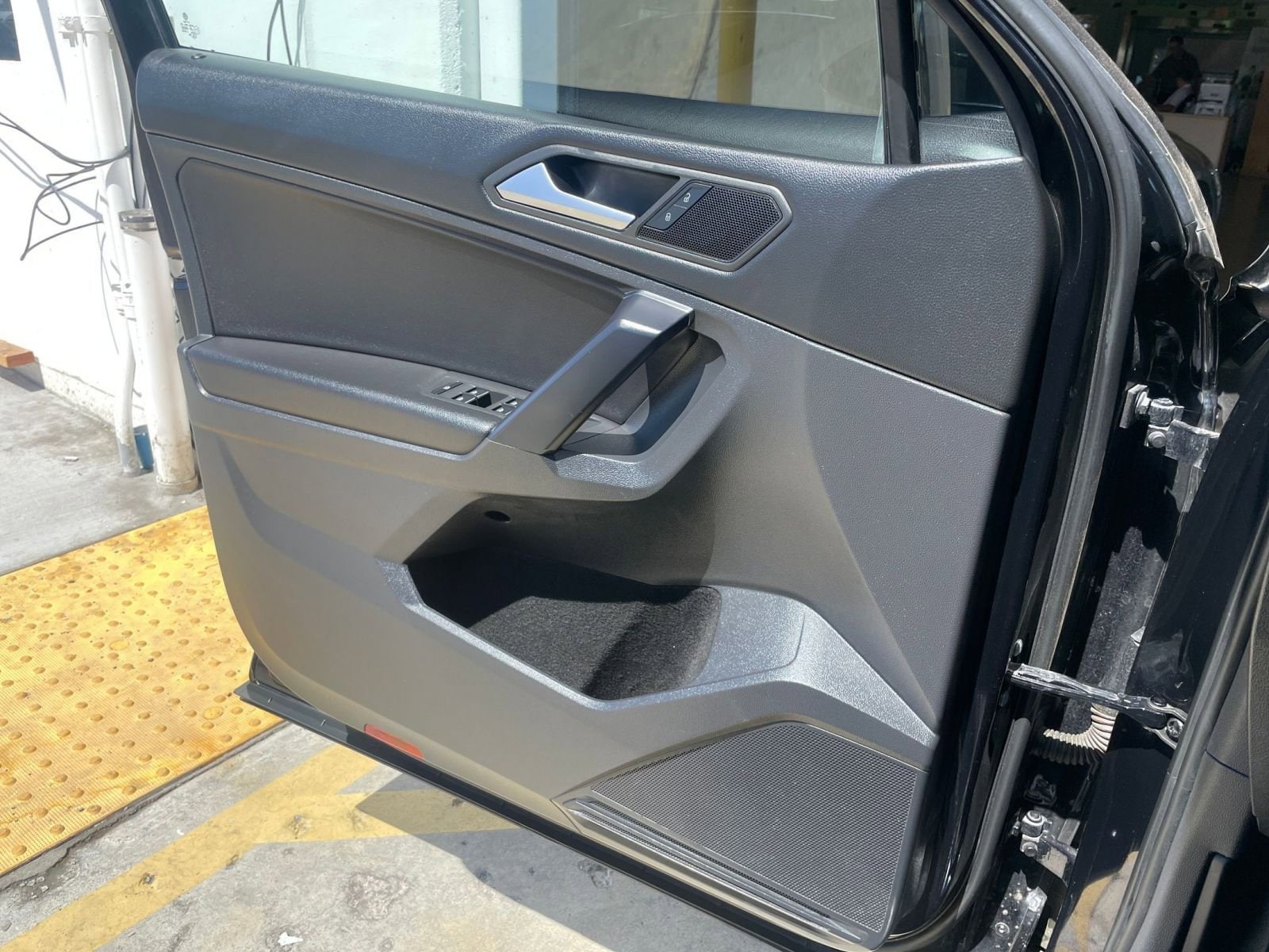 Thumbnail: 2021 Volkswagen Tiguan - 20