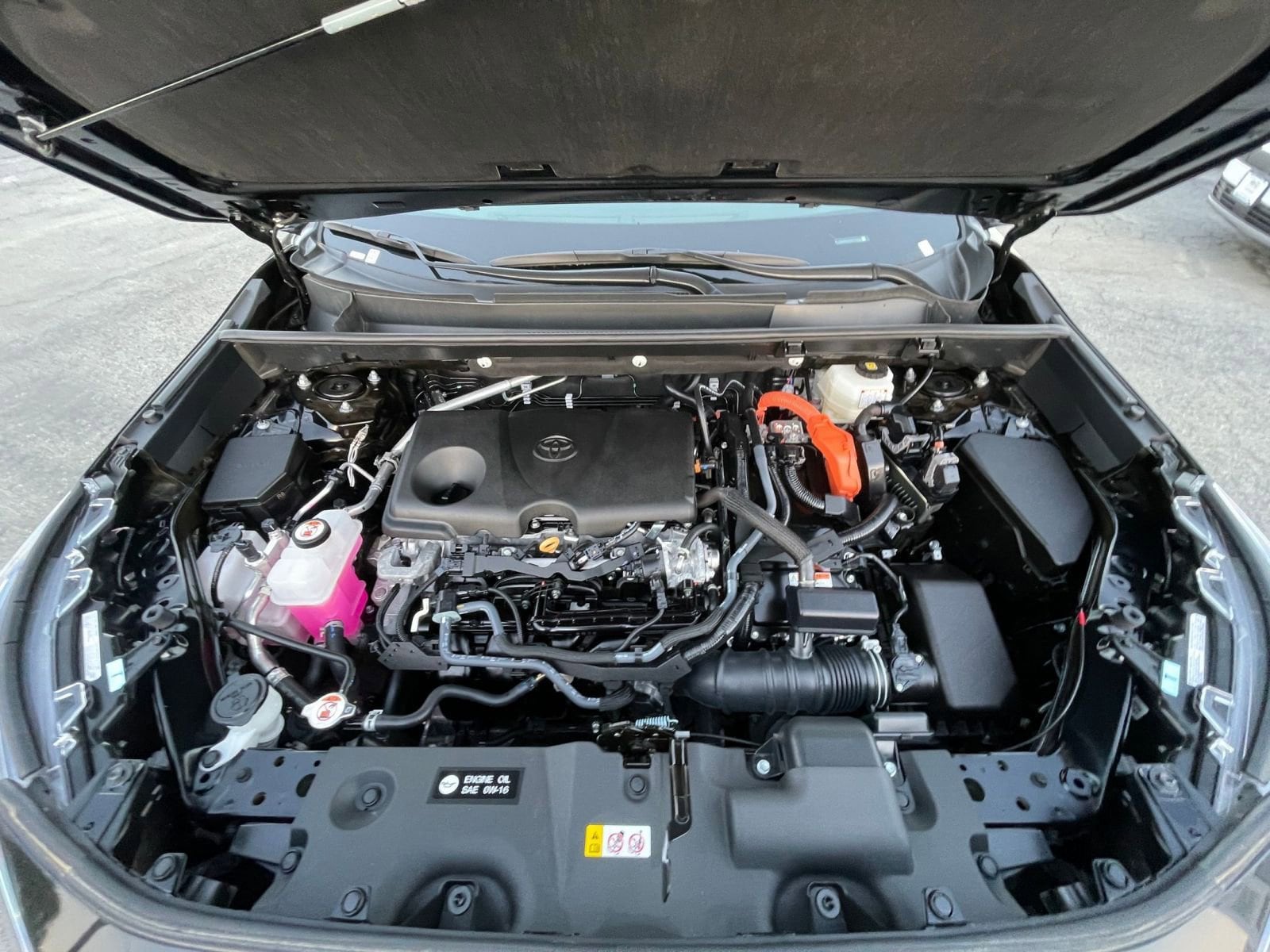 Thumbnail: 2025 Toyota RAV4 - 32