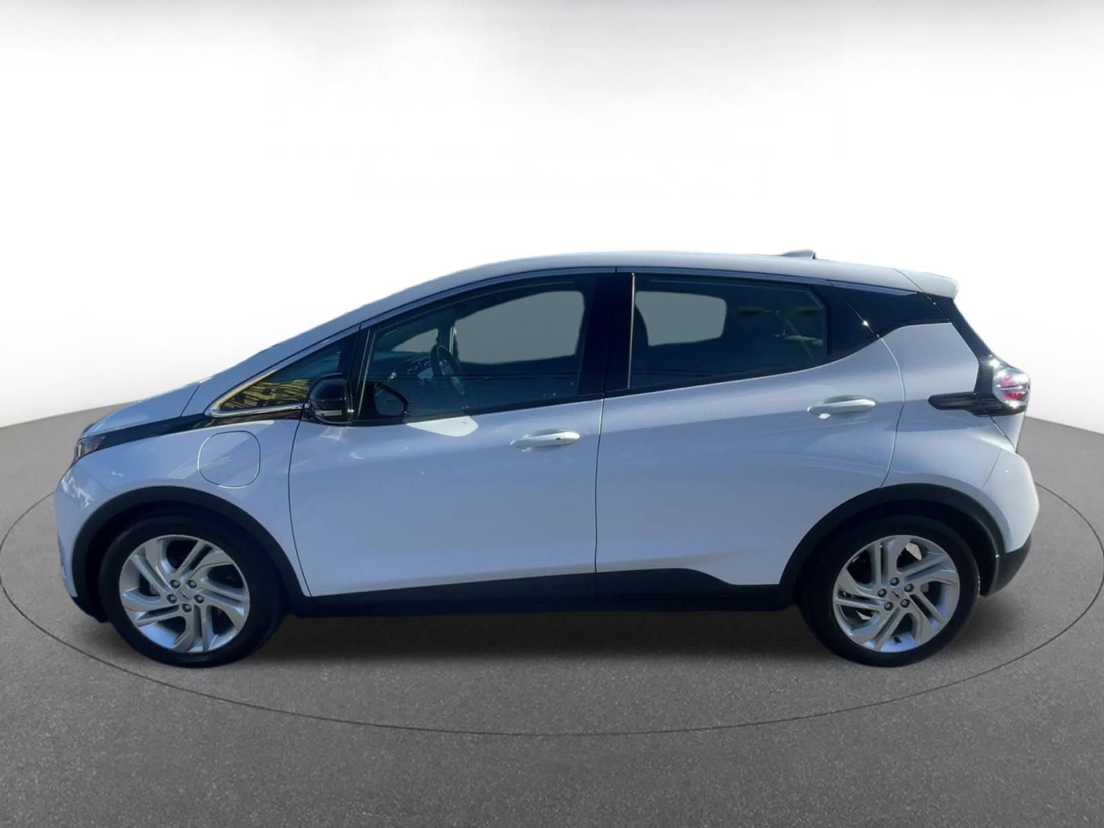 Thumbnail: 2023 Chevrolet Bolt EV - 9